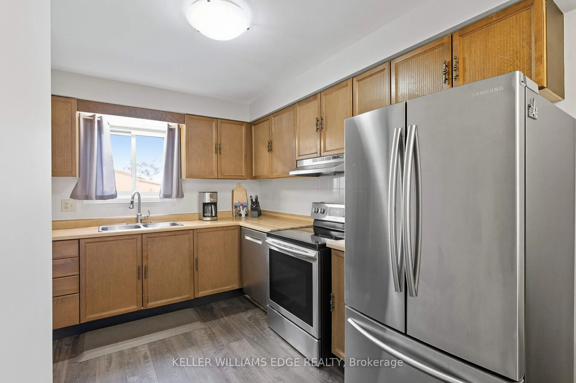 Photo 15 of 56 Muscot Drive, Hamilton, Stoney Creek Mountain — HOMEH