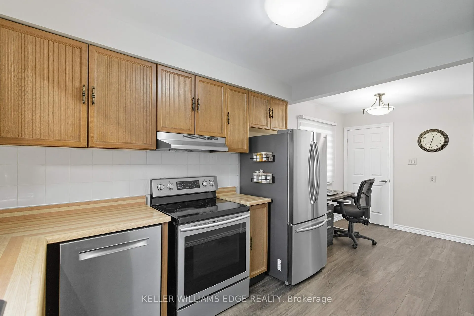 Photo 18 of 56 Muscot Drive, Hamilton, Stoney Creek Mountain — HOMEH