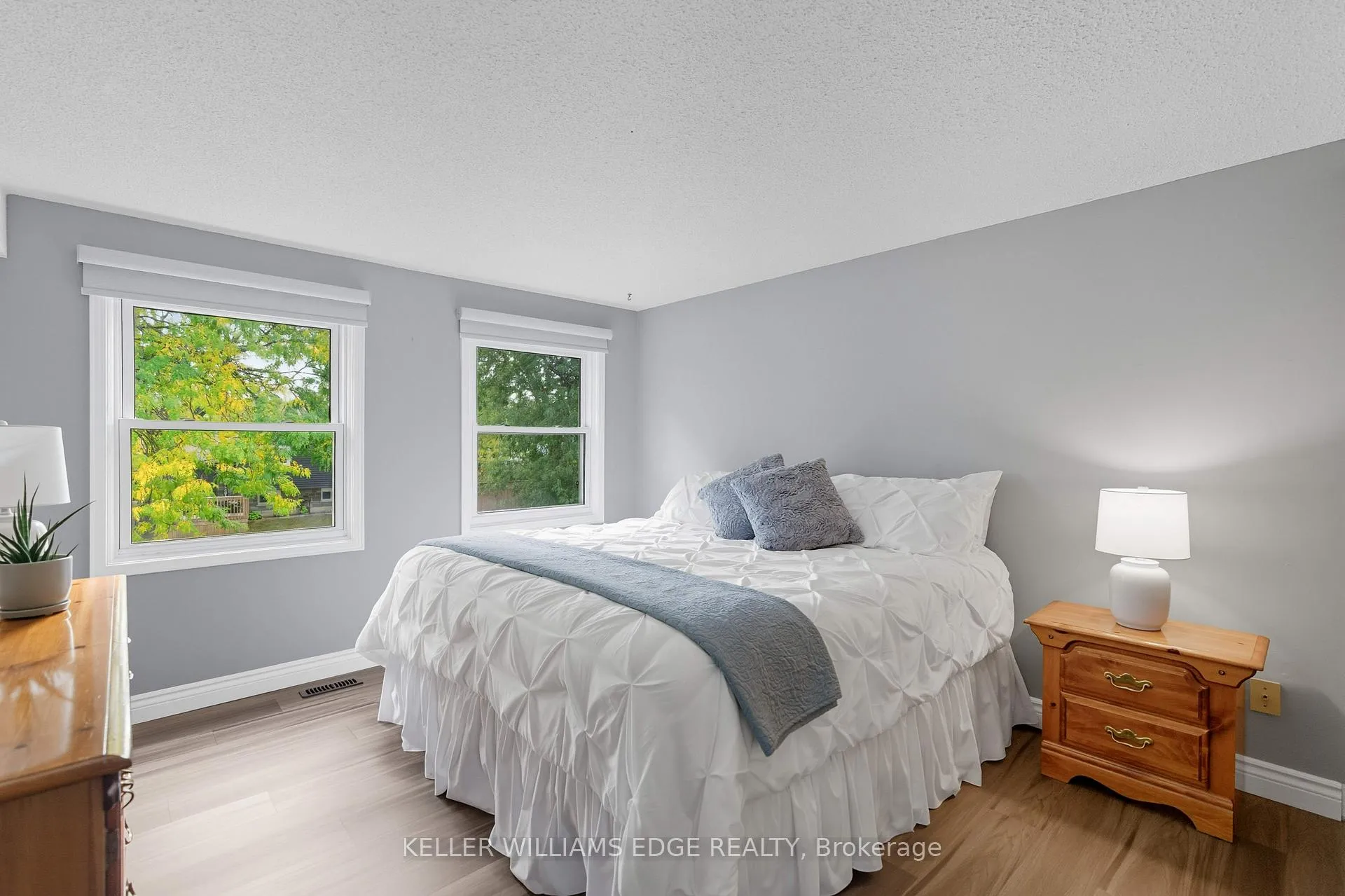 Photo 21 of 56 Muscot Drive, Hamilton, Stoney Creek Mountain — HOMEH