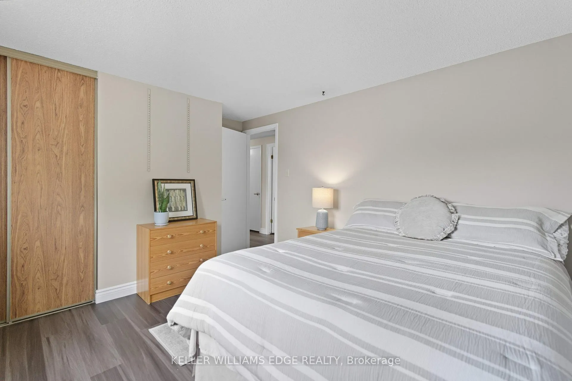 Photo 25 of 56 Muscot Drive, Hamilton, Stoney Creek Mountain — HOMEH