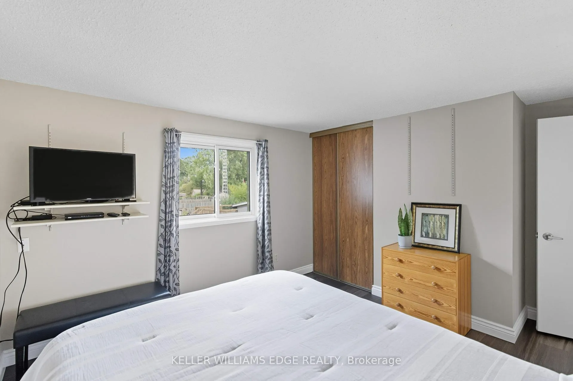 Photo 26 of 56 Muscot Drive, Hamilton, Stoney Creek Mountain — HOMEH