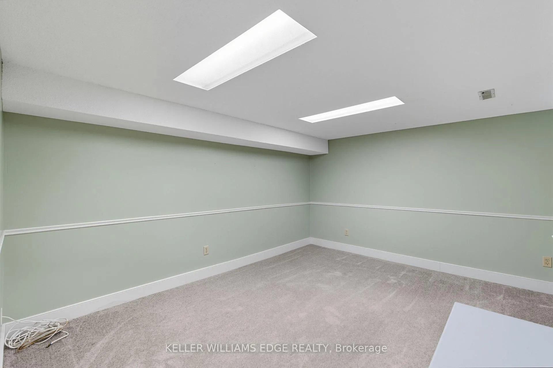 Photo 33 of 56 Muscot Drive, Hamilton, Stoney Creek Mountain — HOMEH