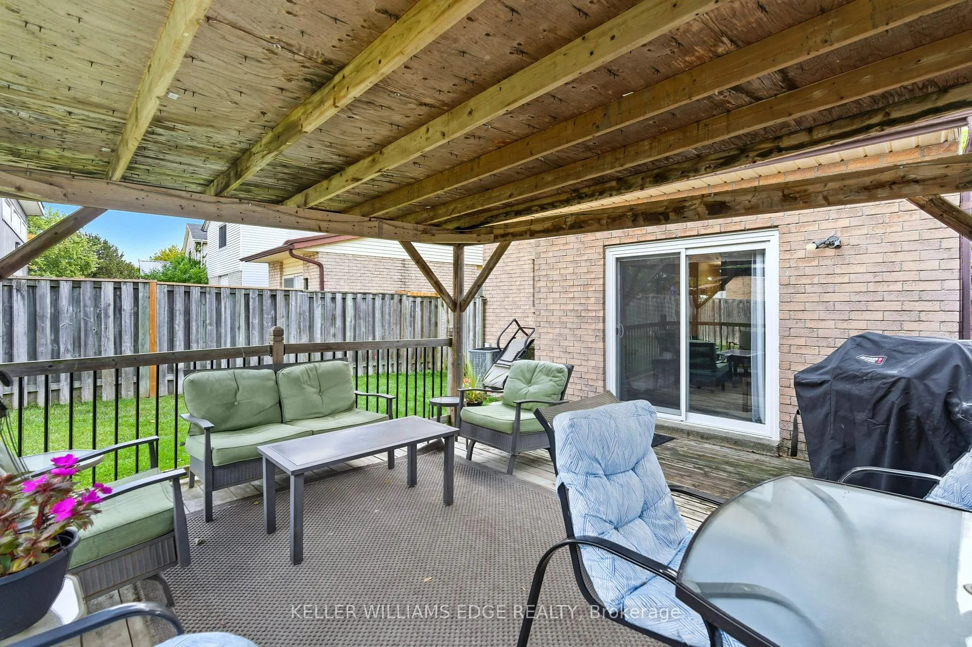 Photo 41 of 56 Muscot Drive, Hamilton, Stoney Creek Mountain — HOMEH