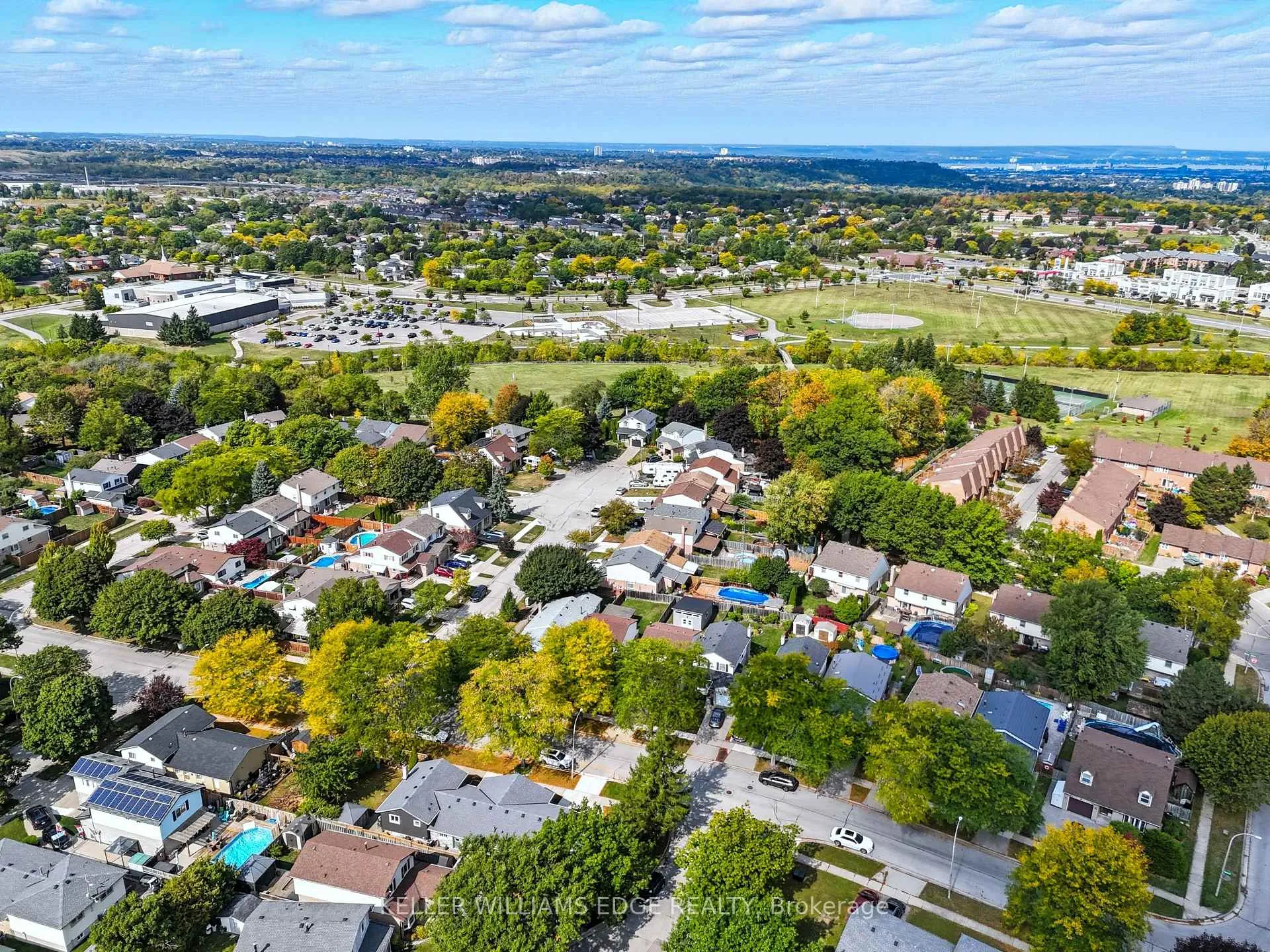 Photo 46 of 56 Muscot Drive, Hamilton, Stoney Creek Mountain — HOMEH