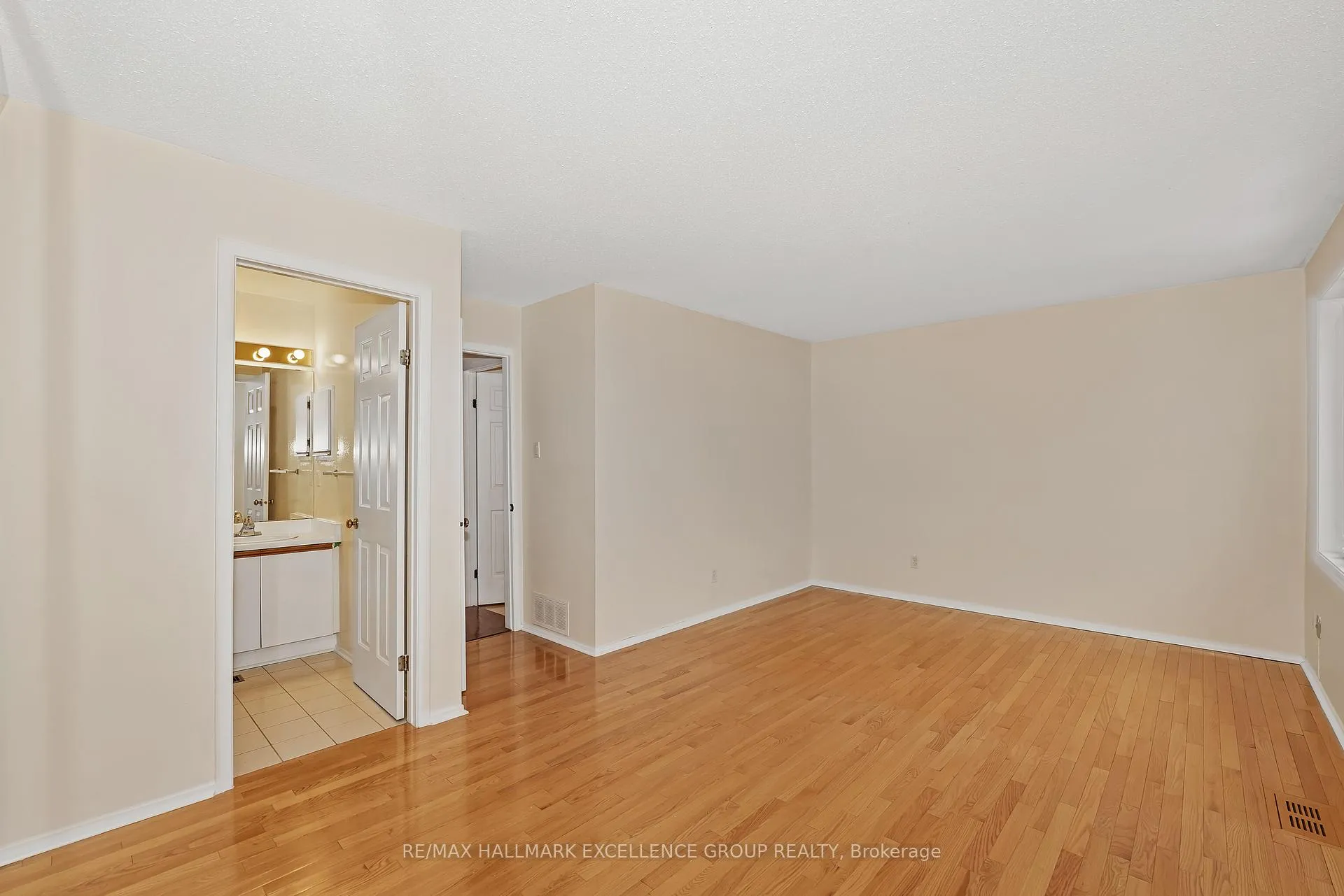 Photo 19 of Unit 67, 710 Coronation Avenue, Ottawa, Riverview Park — HOMEH