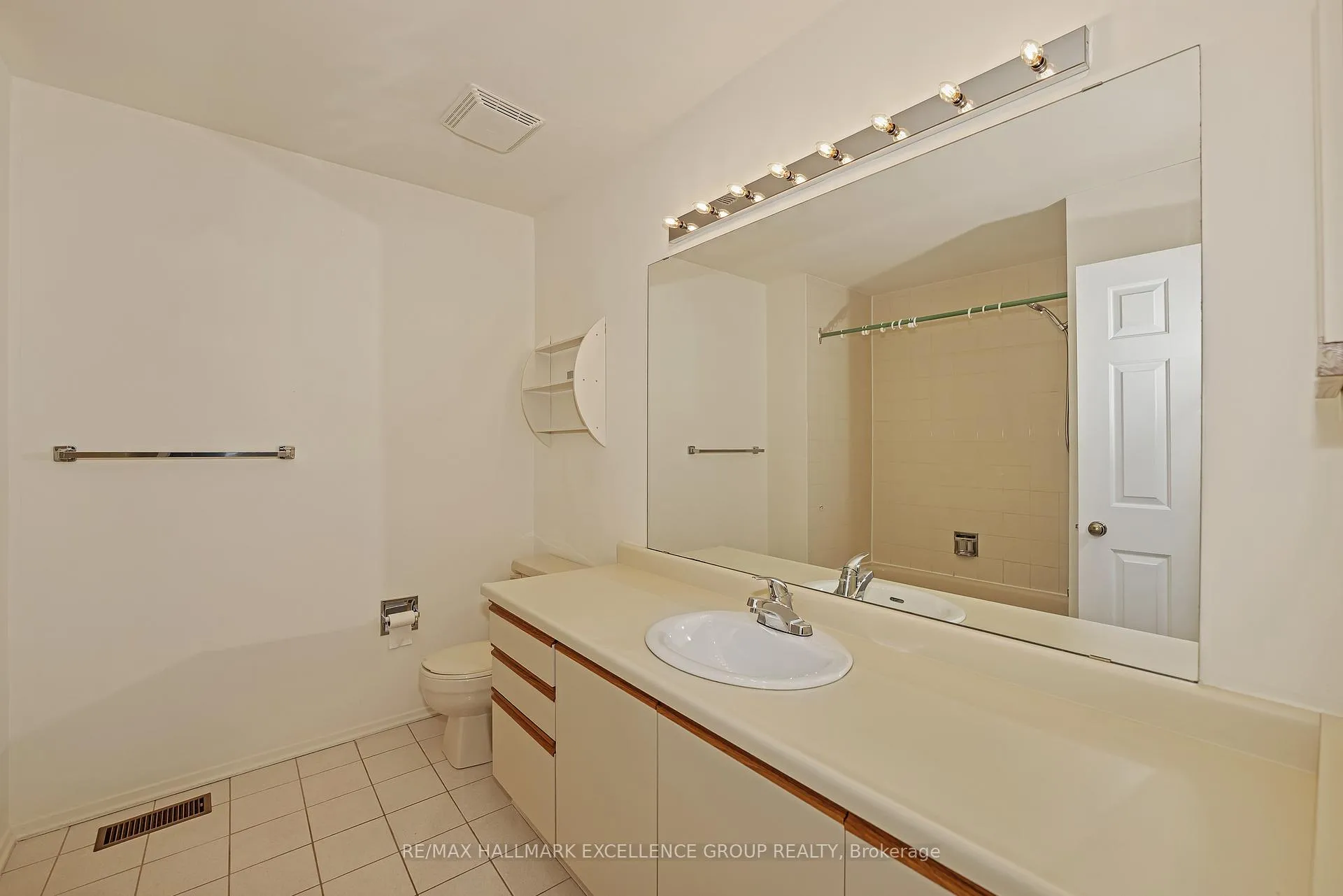 Photo 29 of Unit 67, 710 Coronation Avenue, Ottawa, Riverview Park — HOMEH