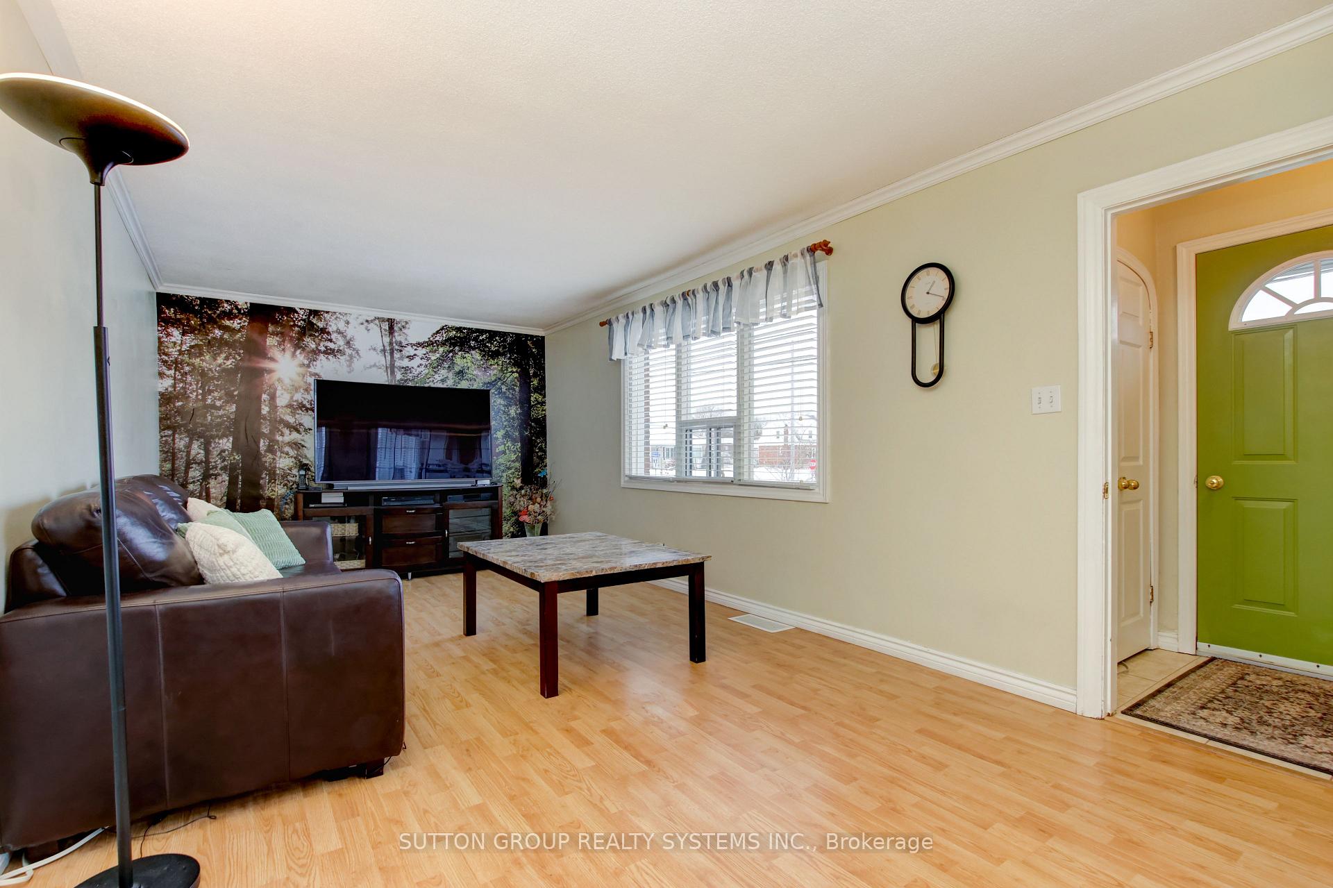 Photo 12 of 18 Whyte Avenue N, Thorold, Thorold Downtown — HOMEH