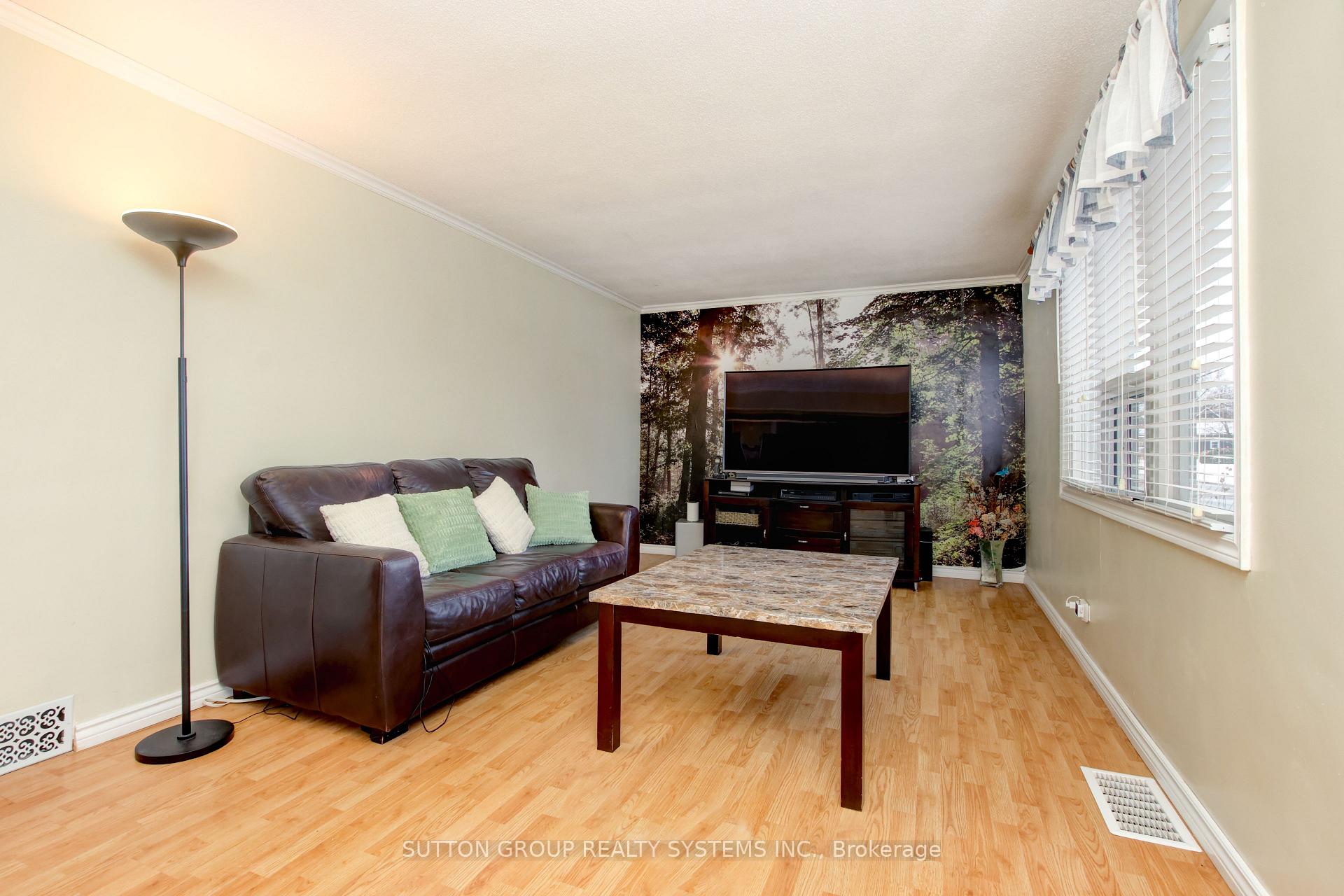 Photo 13 of 18 Whyte Avenue N, Thorold, Thorold Downtown — HOMEH