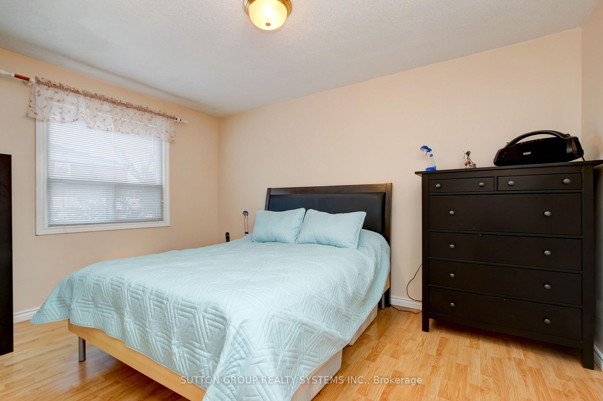 Photo 14 of 18 Whyte Avenue N, Thorold, Thorold Downtown — HOMEH