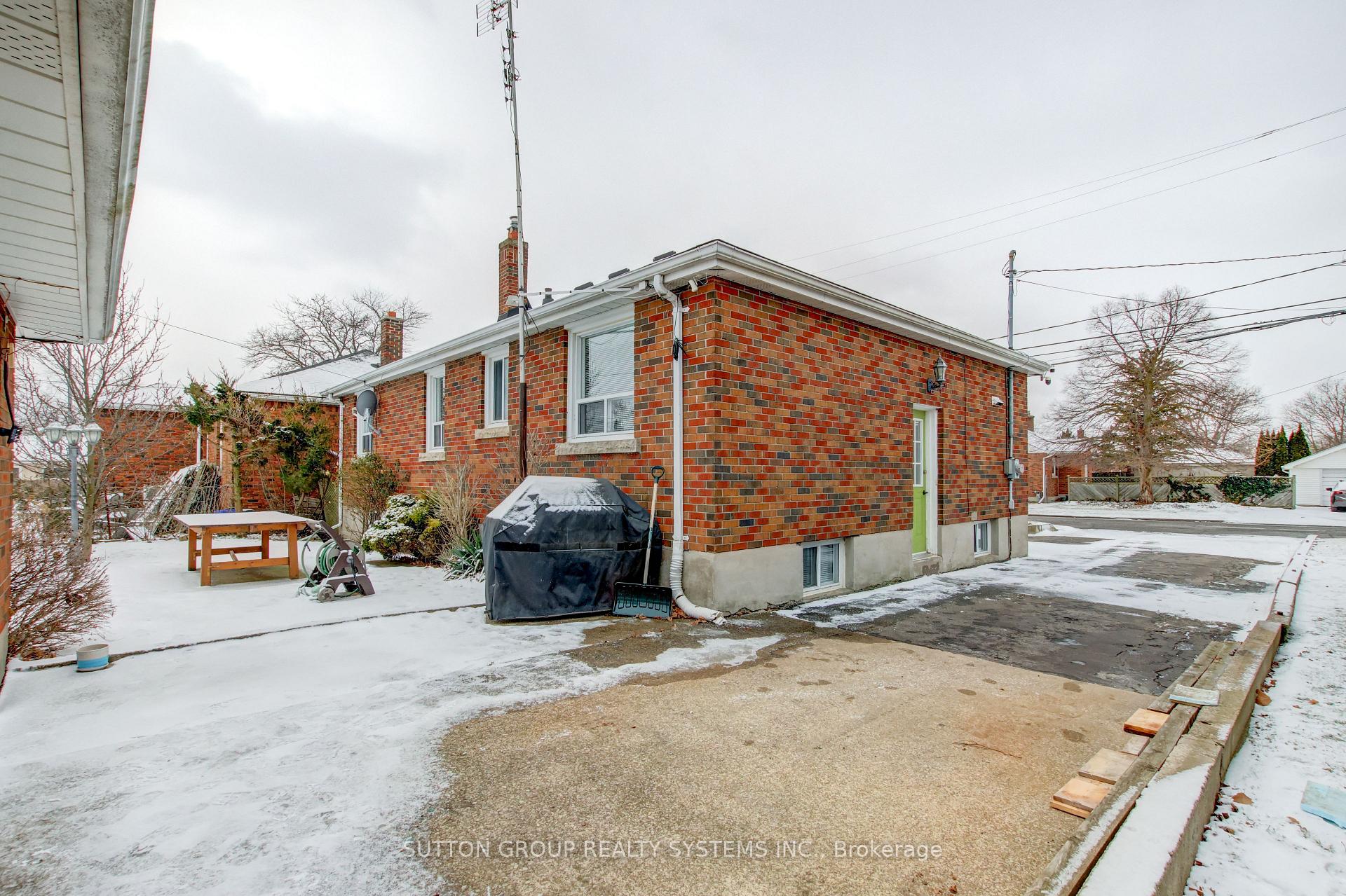 Photo 30 of 18 Whyte Avenue N, Thorold, Thorold Downtown — HOMEH