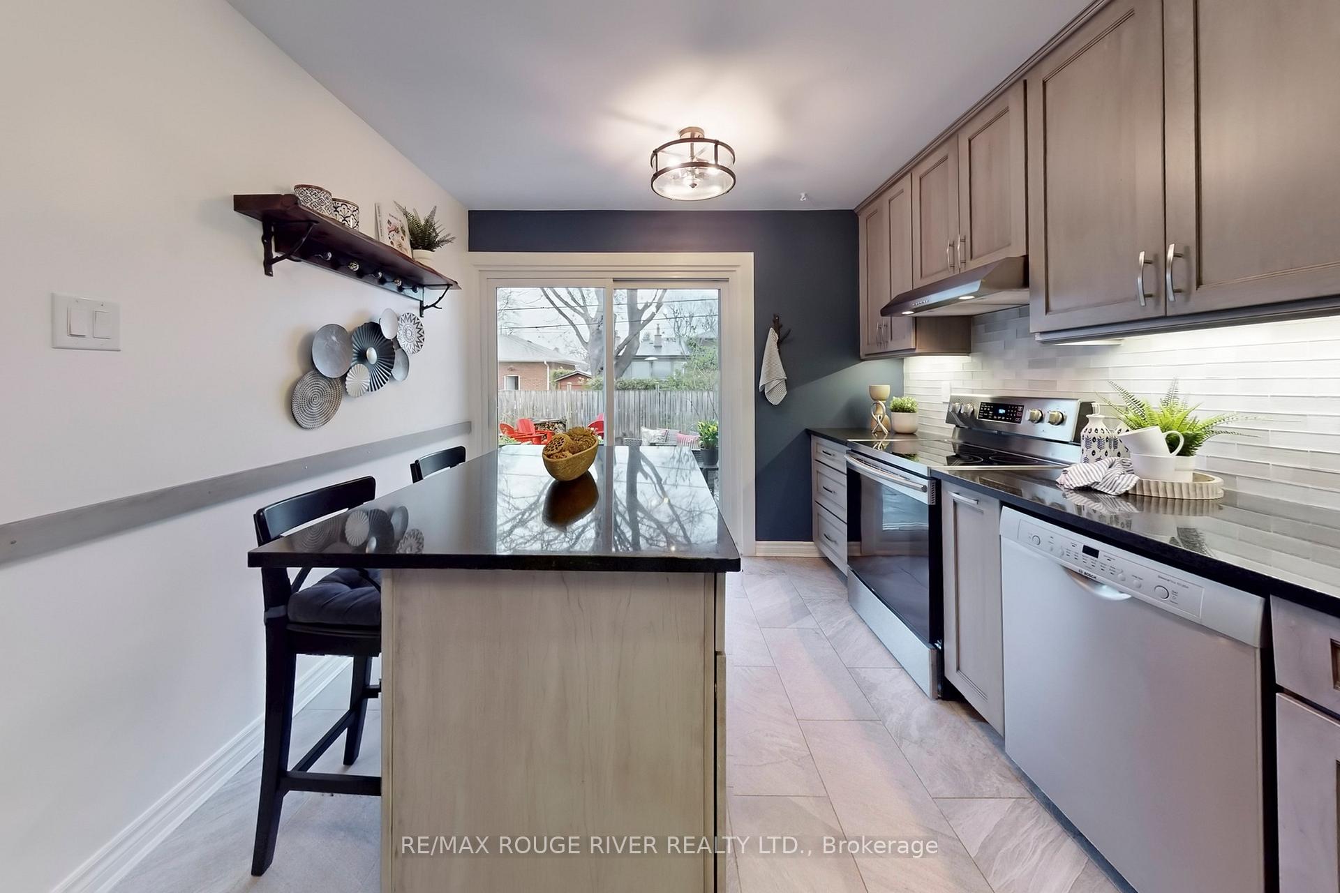 Photo 15 of 81 Rochman Boulevard, Scarborough, Woburn — HOMEH