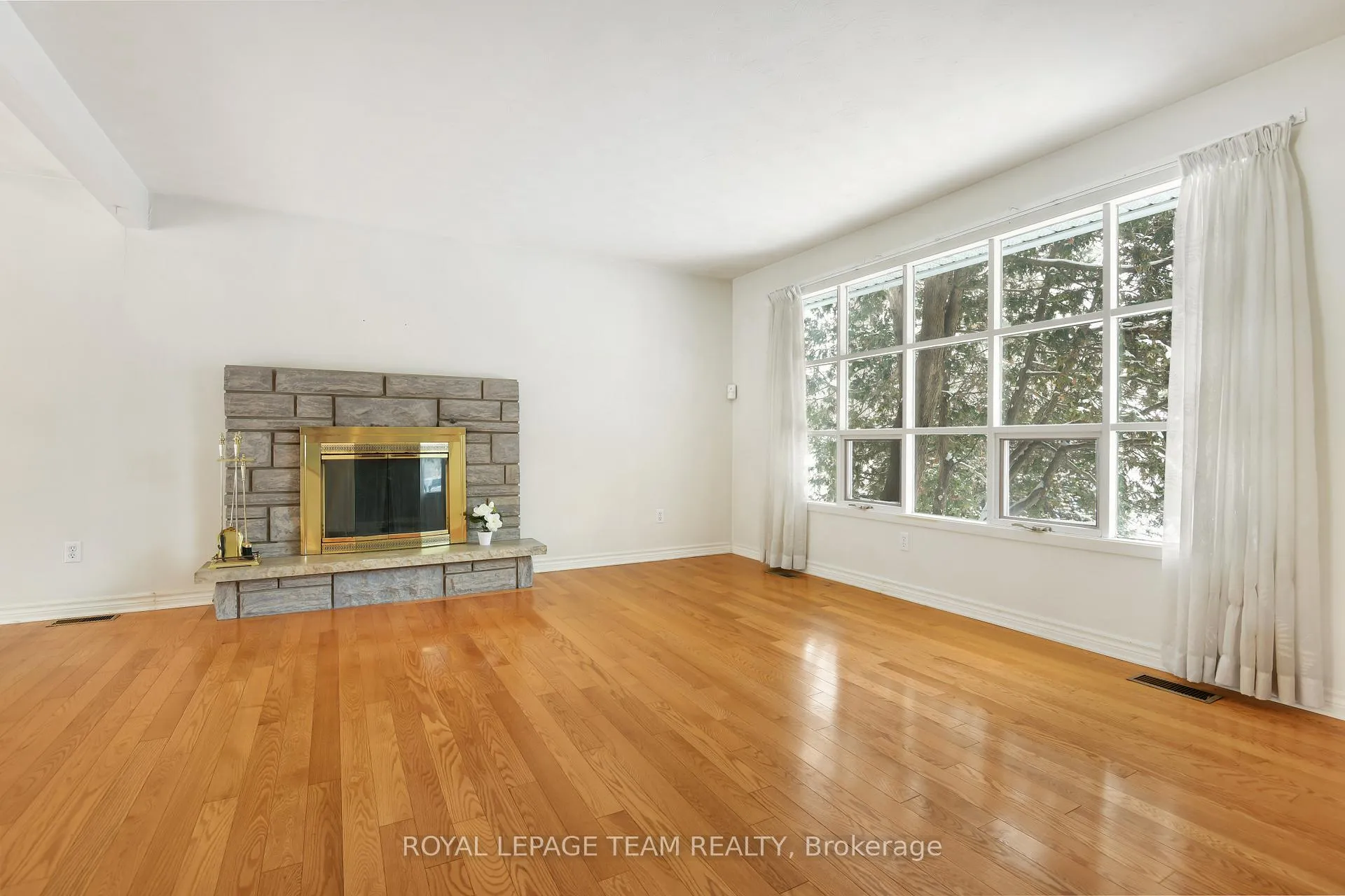 Photo 6 of 5866 Piperville Road, Ottawa, Carlsbad Springs — HOMEH