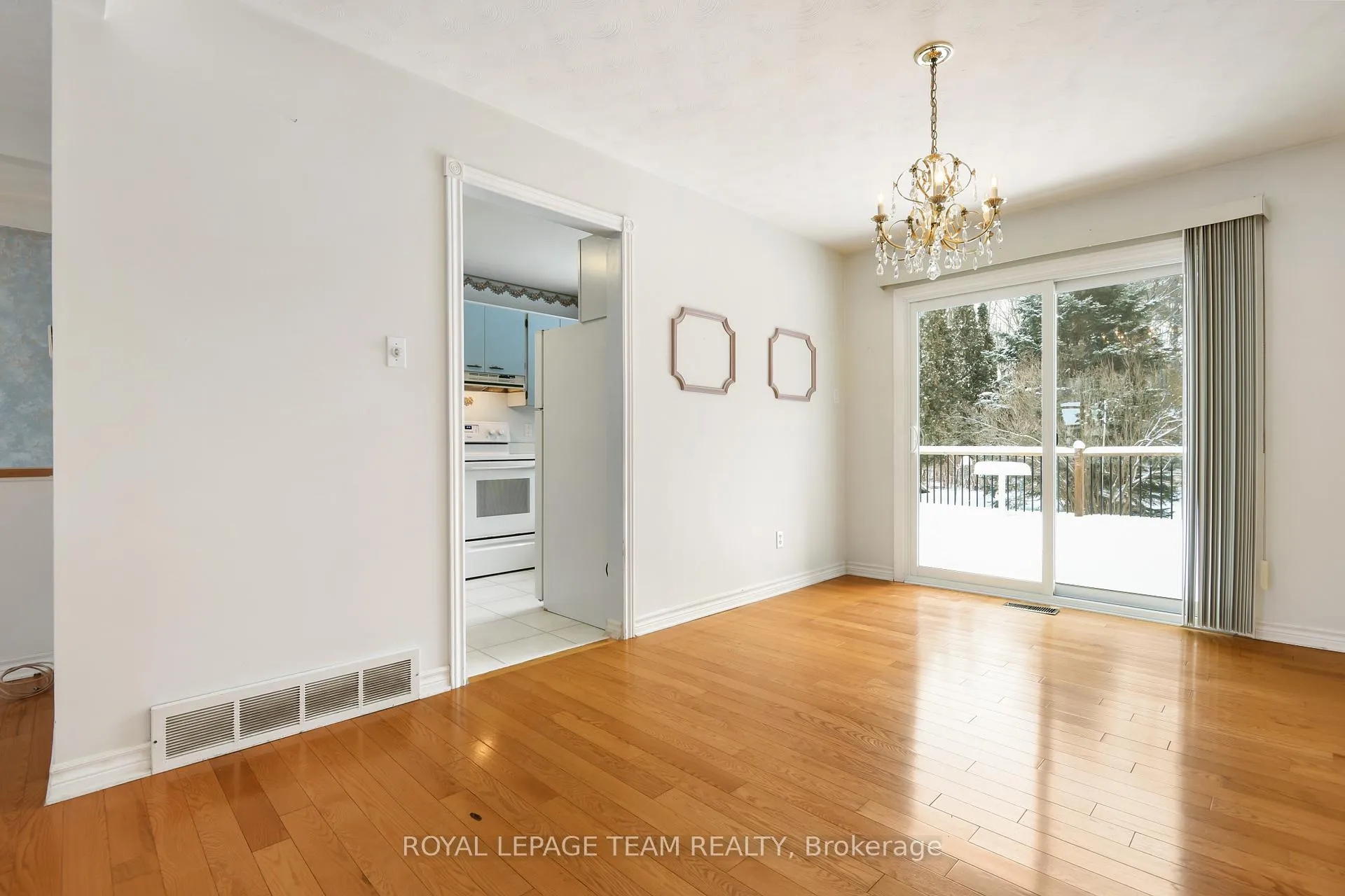 Photo 10 of 5866 Piperville Road, Ottawa, Carlsbad Springs — HOMEH