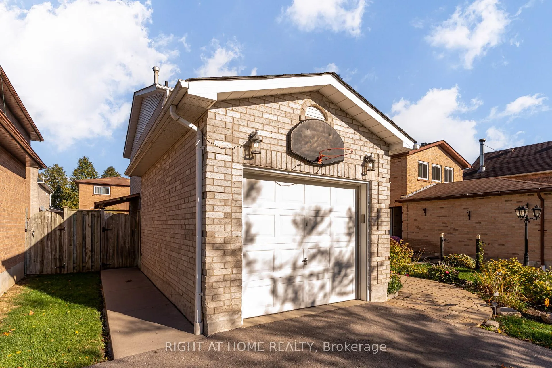 Photo 3 of 108 Rotherglen Road N, Ajax, Central West — HOMEH