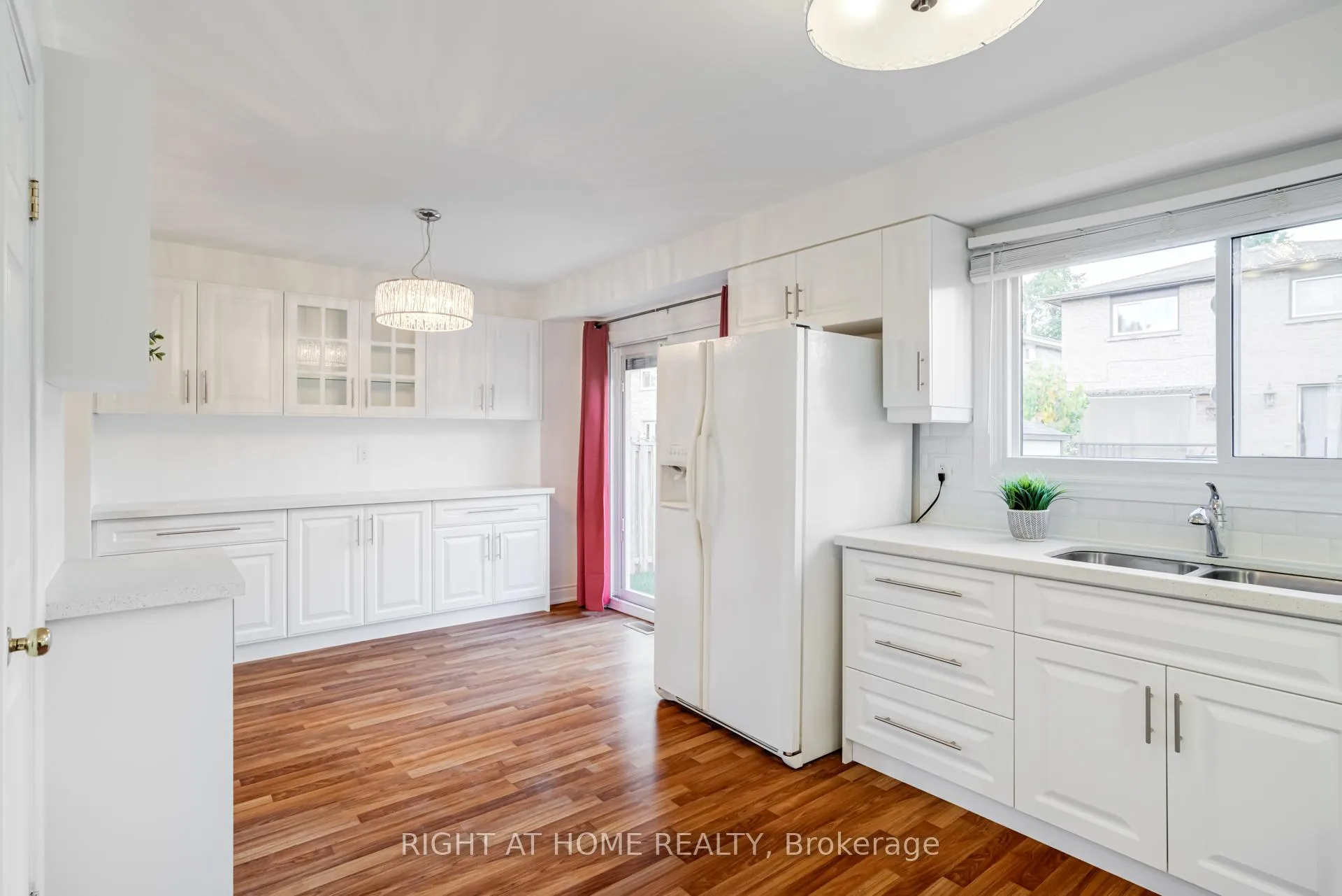 Photo 8 of 108 Rotherglen Road N, Ajax, Central West — HOMEH