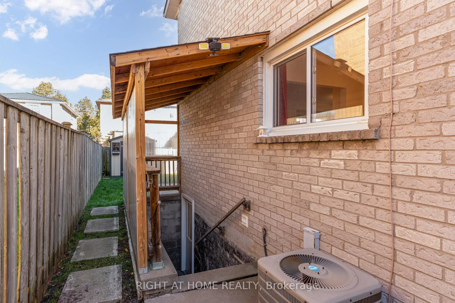 Photo 23 of 108 Rotherglen Road N, Ajax, Central West — HOMEH