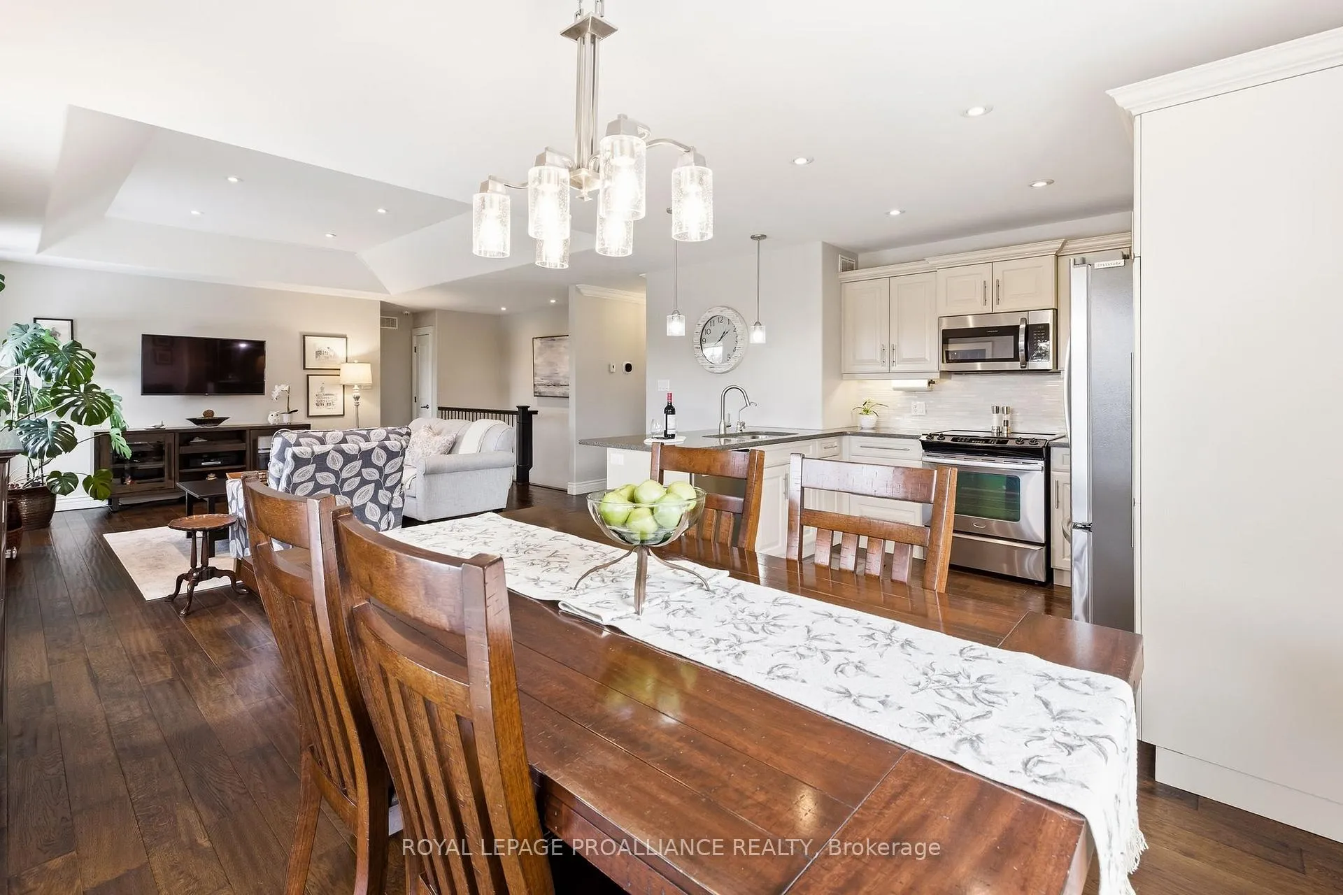 Photo 11 of 9 Rosslyn Drive, Brighton — HOMEH