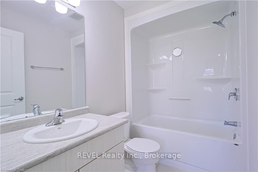 Photo 18 of 17 Hawthorn Avenue, Thorold, Confederation Heights — HOMEH