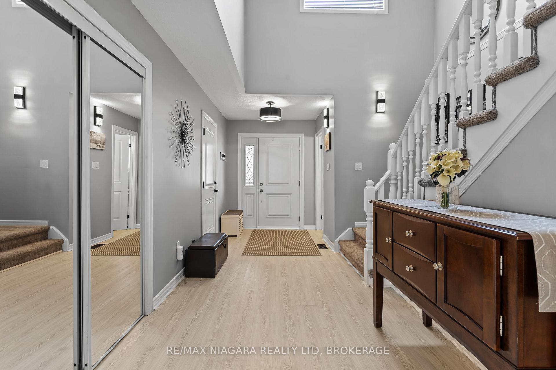 Photo 3 of 46 Baxter Crescent, Thorold, Confederation Heights — HOMEH
