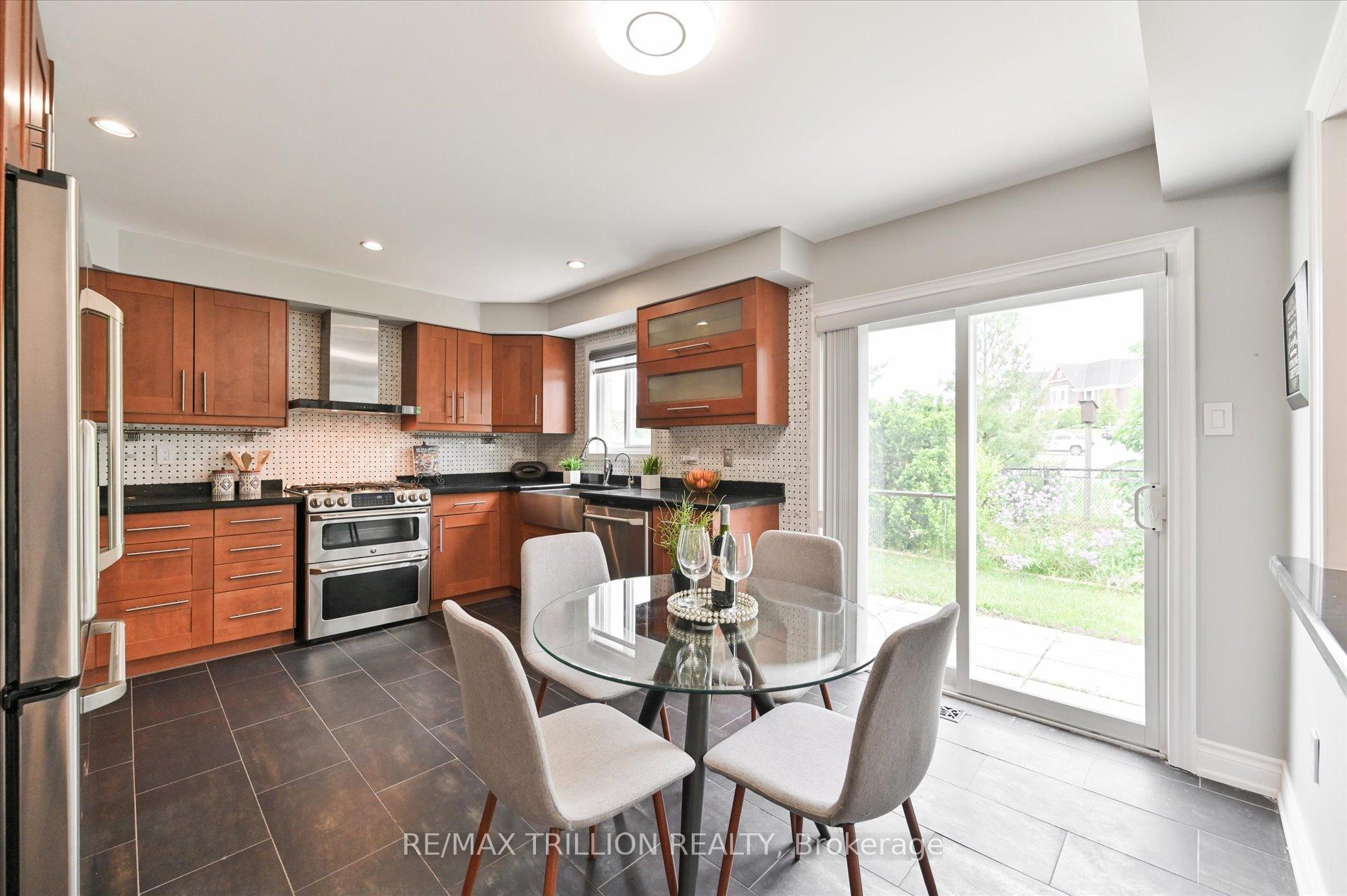 Photo 13 of 611 Staines Road, Scarborough, Rouge — HOMEH