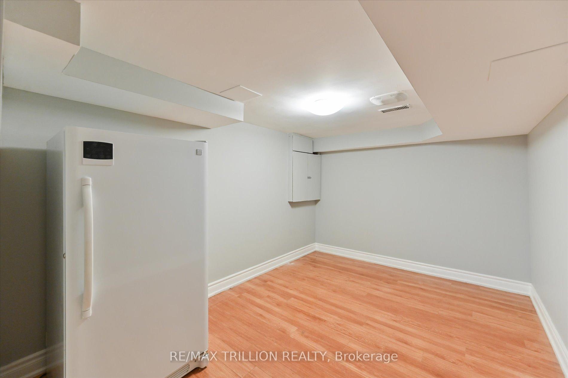 Photo 36 of 611 Staines Road, Scarborough, Rouge — HOMEH