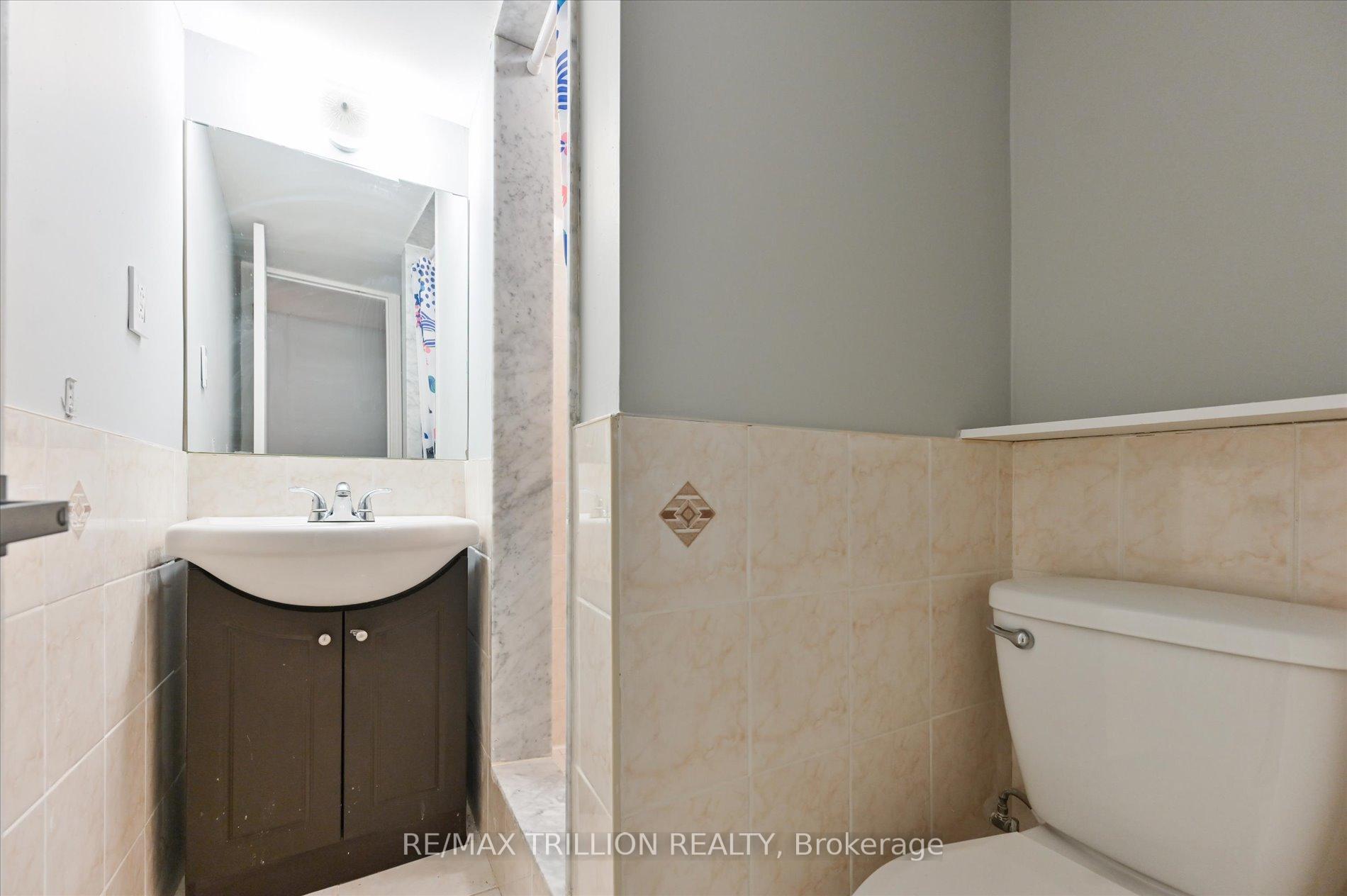 Photo 37 of 611 Staines Road, Scarborough, Rouge — HOMEH