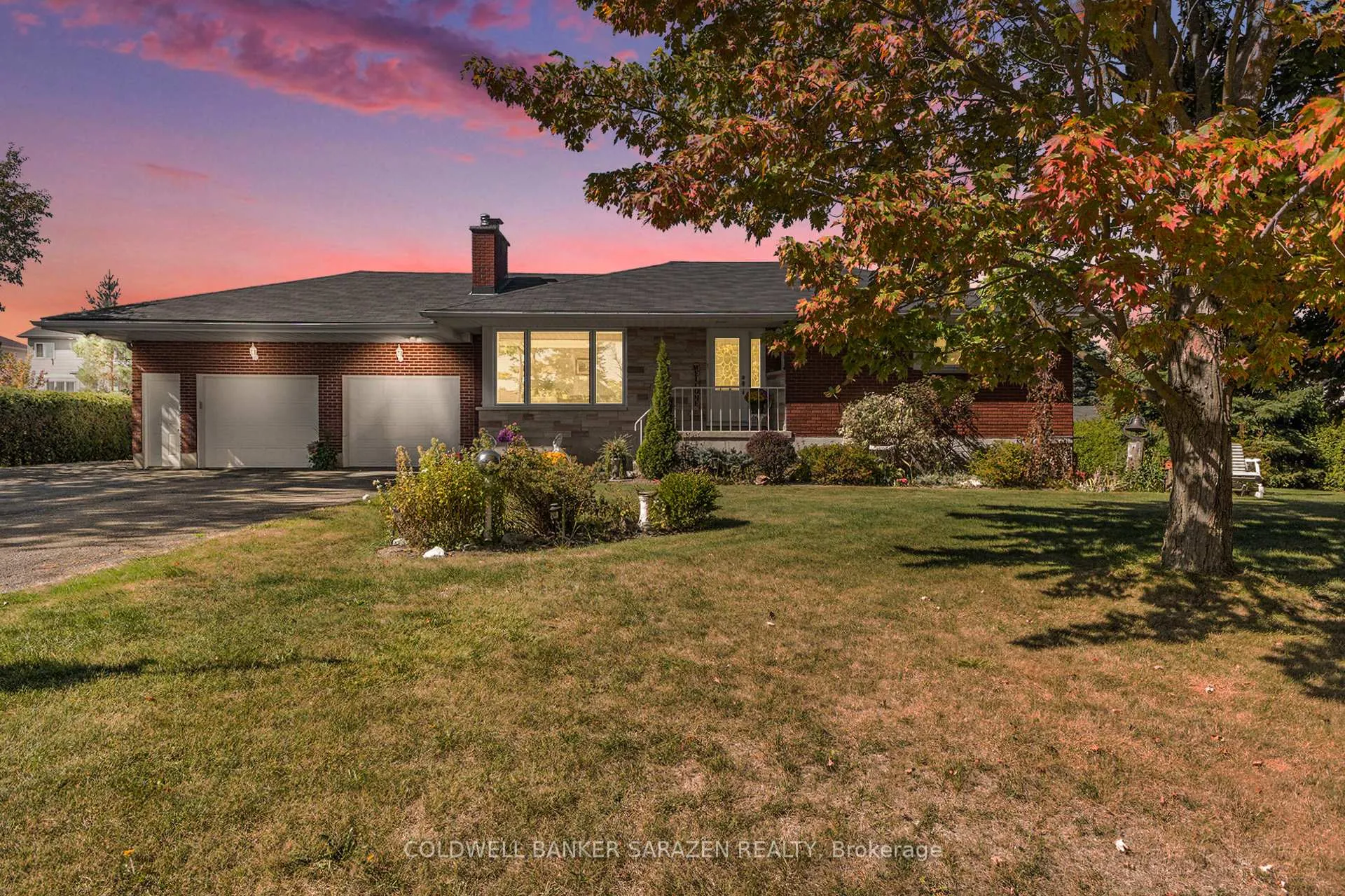 Photo 2 of 32 Wabalac Drive, McNab/Braeside, Mcnab/Braeside Twps — HOMEH