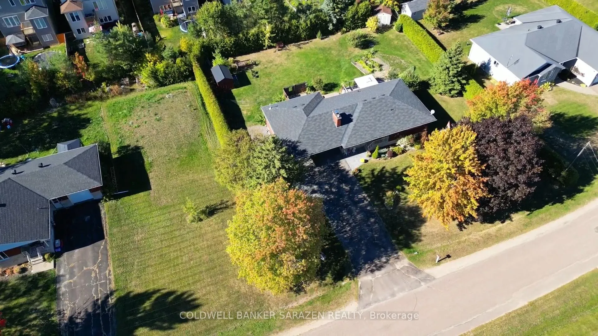 Photo 3 of 32 Wabalac Drive, McNab/Braeside, Mcnab/Braeside Twps — HOMEH
