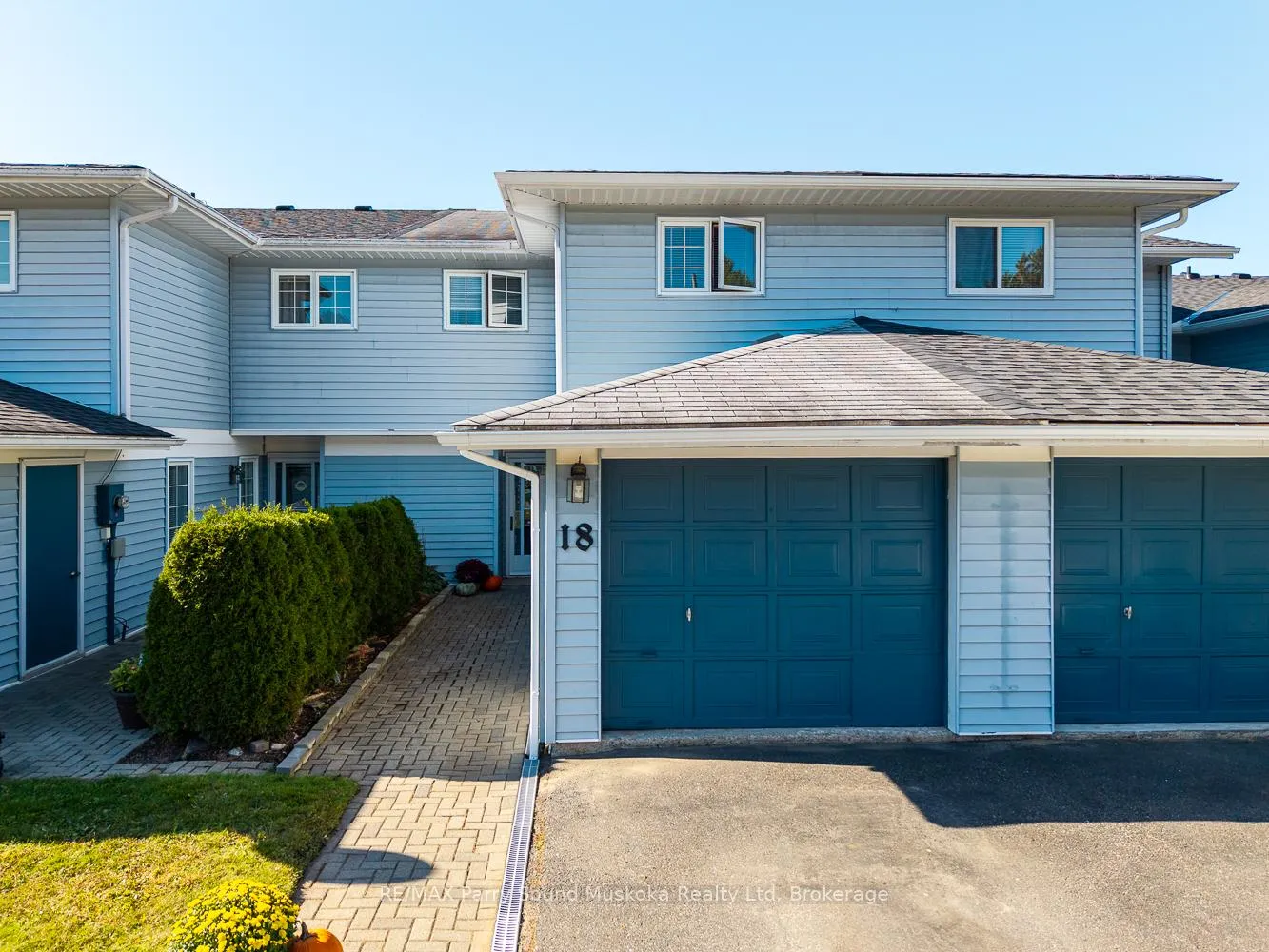 Front of 18 Georgian Bay Avenue