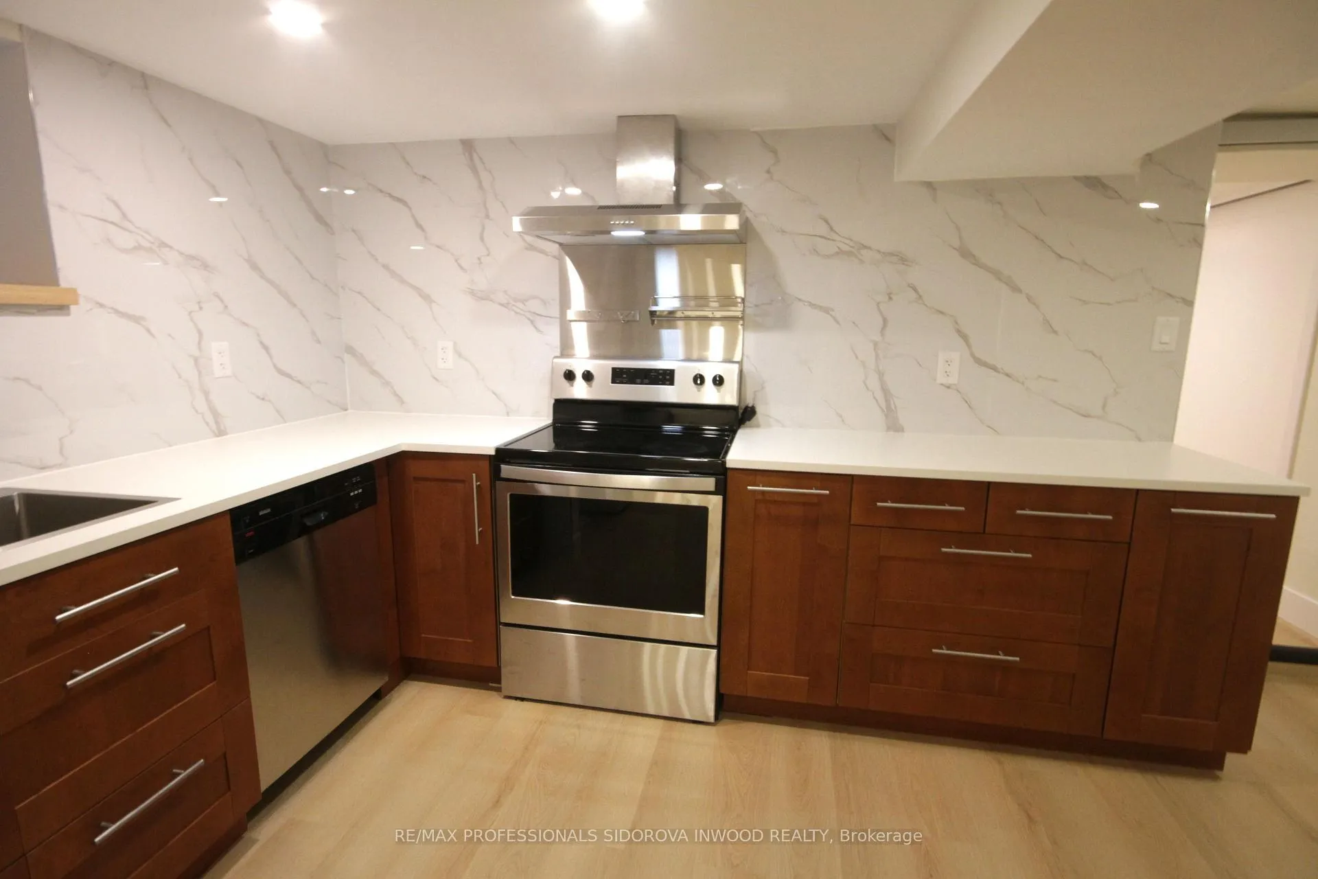 Photo 7 of Unit Bsmt, 52 Rogers Road, Toronto, Oakwood Village — HOMEH