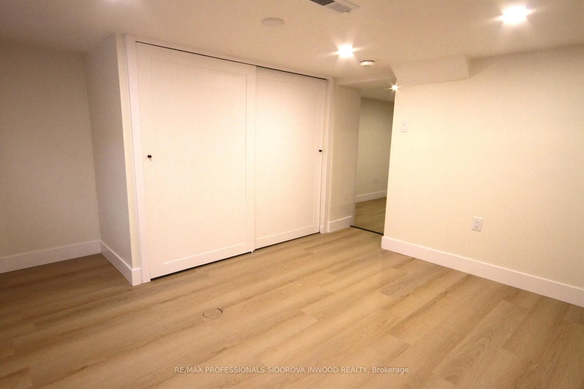 Photo 11 of Unit Bsmt, 52 Rogers Road, Toronto, Oakwood Village — HOMEH