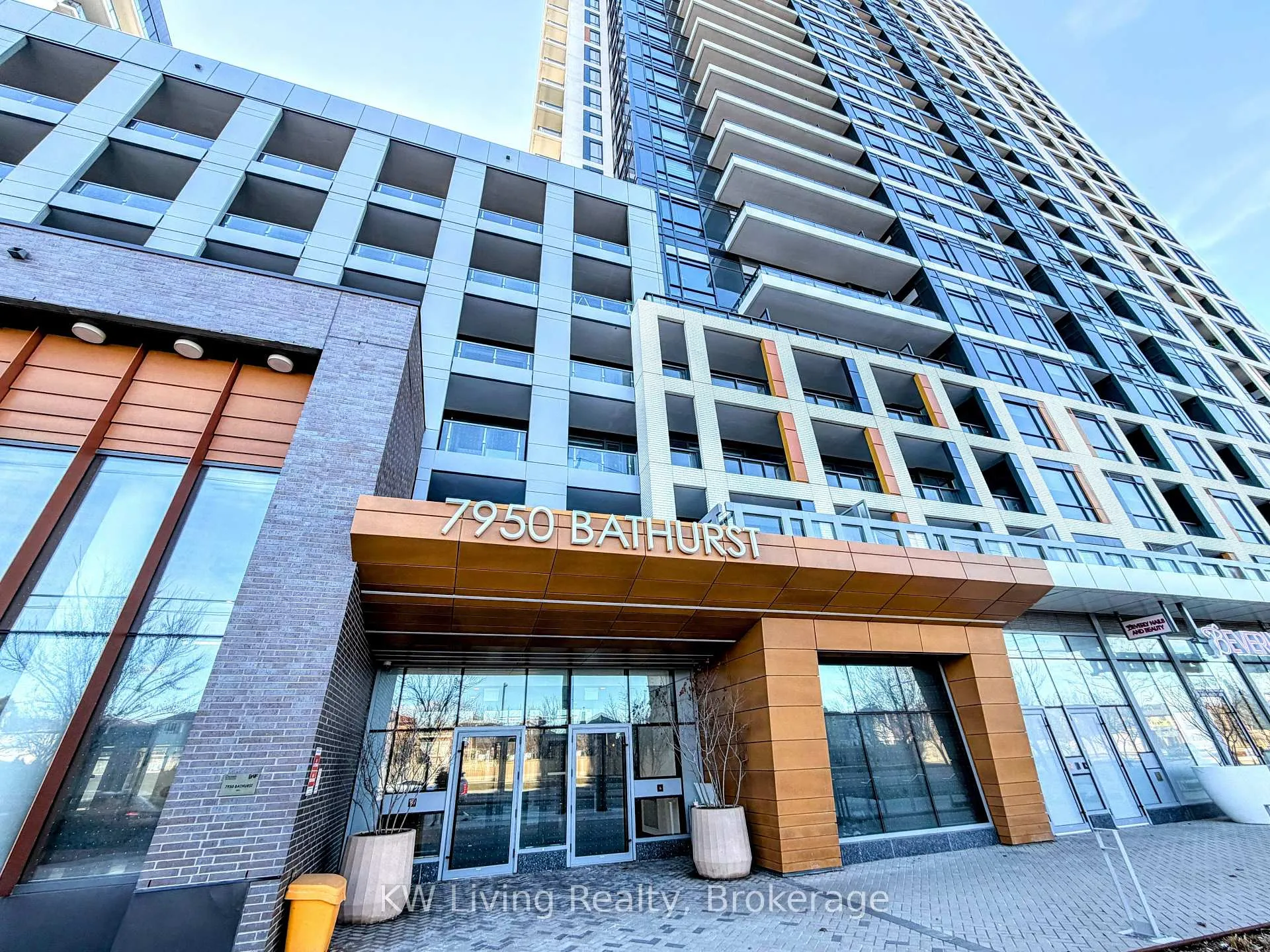 Photo 1 of Unit 818, 7950 Bathurst Street, Vaughan, Beverley Glen — HOMEH