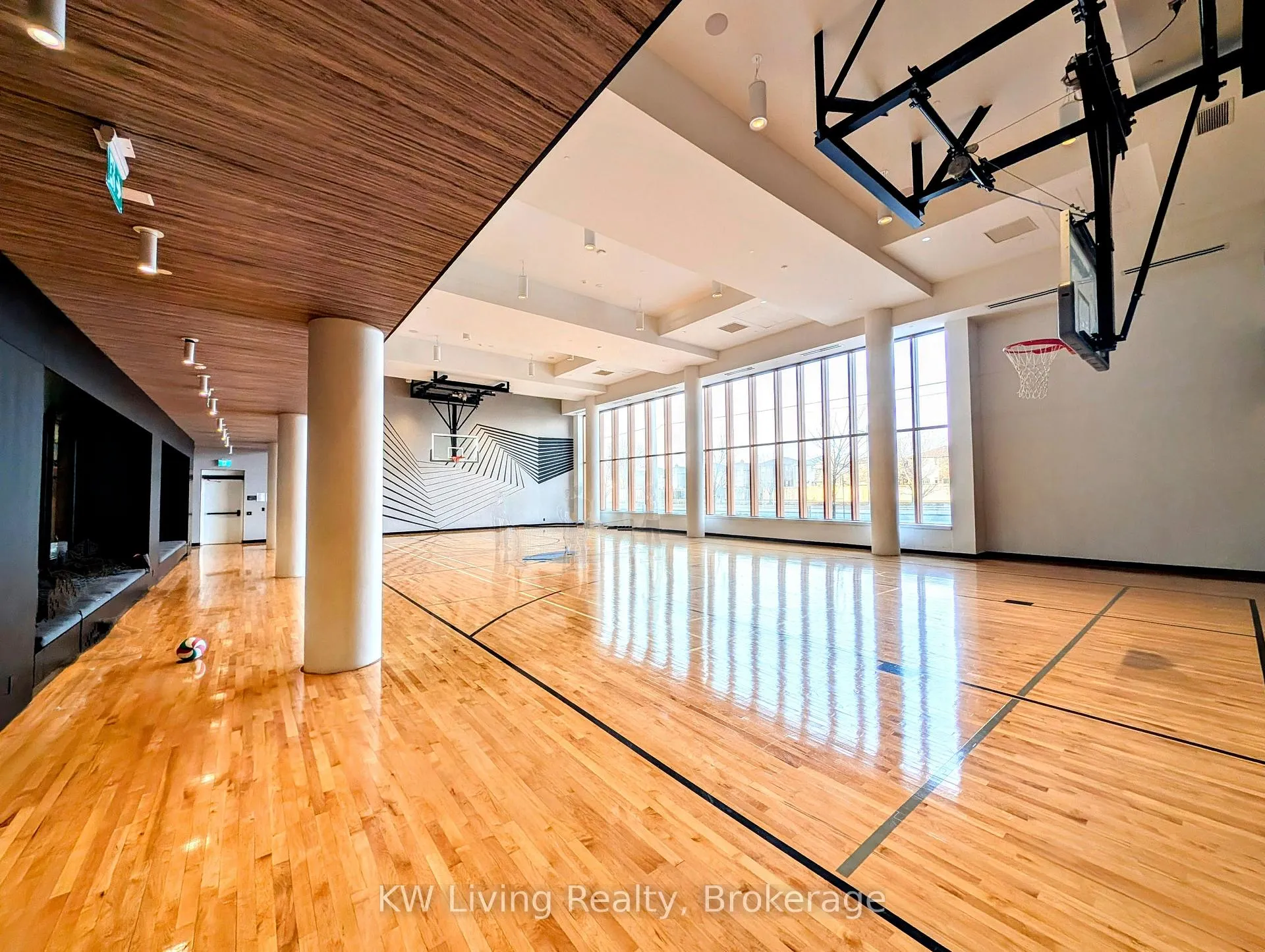 Photo 2 of Unit 818, 7950 Bathurst Street, Vaughan, Beverley Glen — HOMEH
