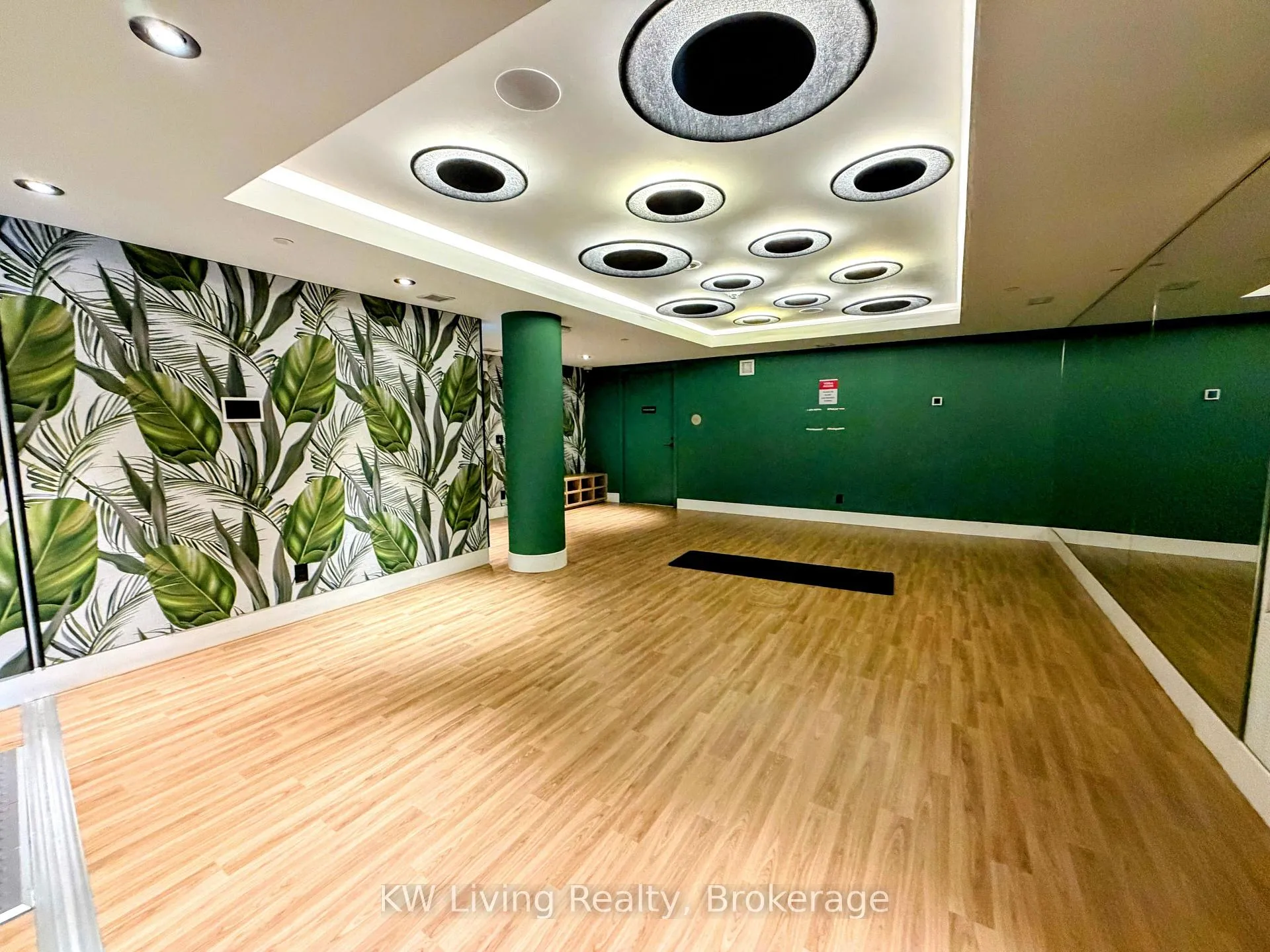 Photo 6 of Unit 818, 7950 Bathurst Street, Vaughan, Beverley Glen — HOMEH