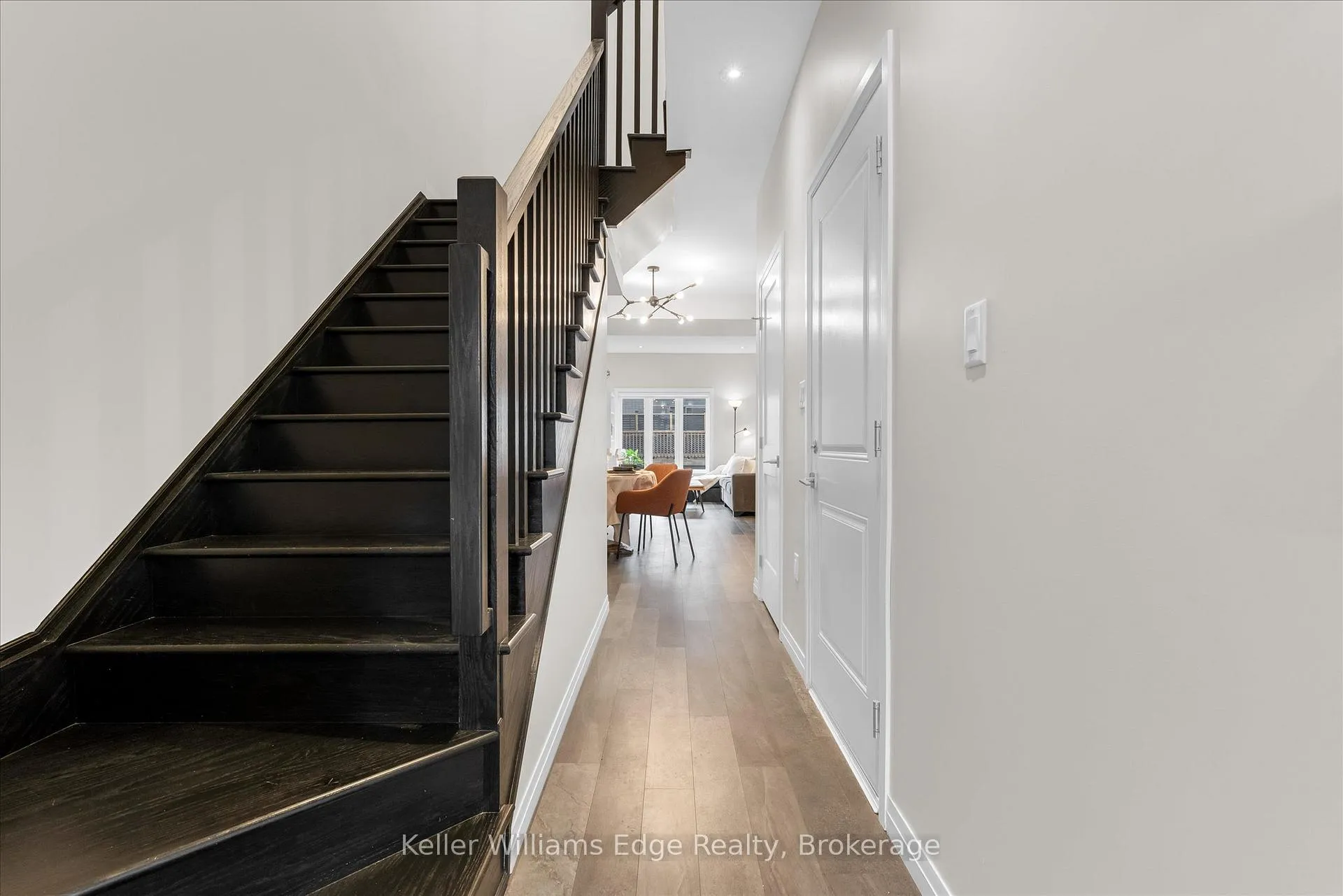 Photo 4 of 90 Soho Street, Hamilton, Stoney Creek Mountain — HOMEH