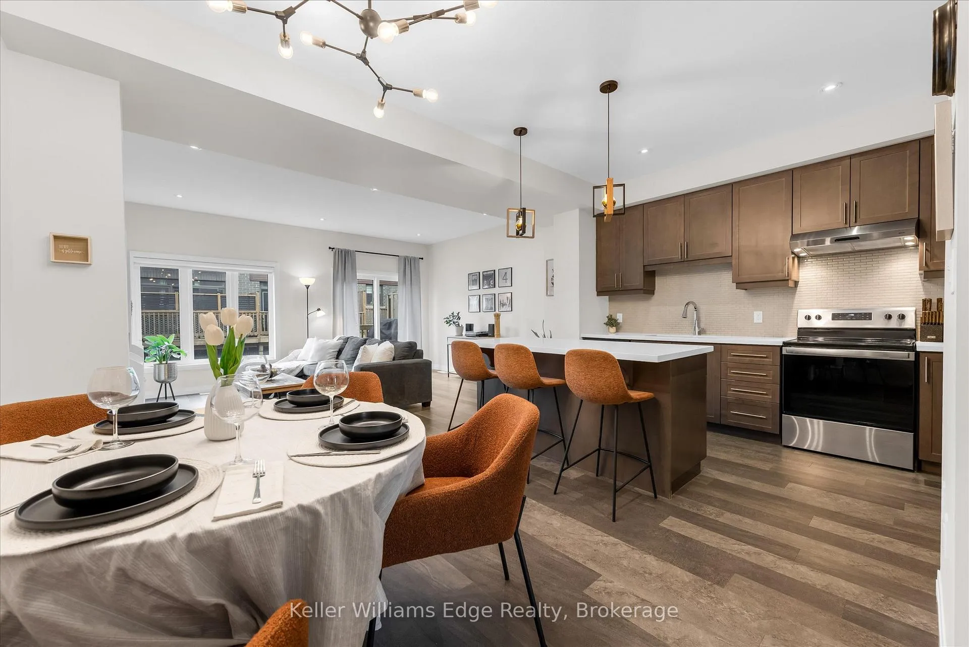 Photo 8 of 90 Soho Street, Hamilton, Stoney Creek Mountain — HOMEH
