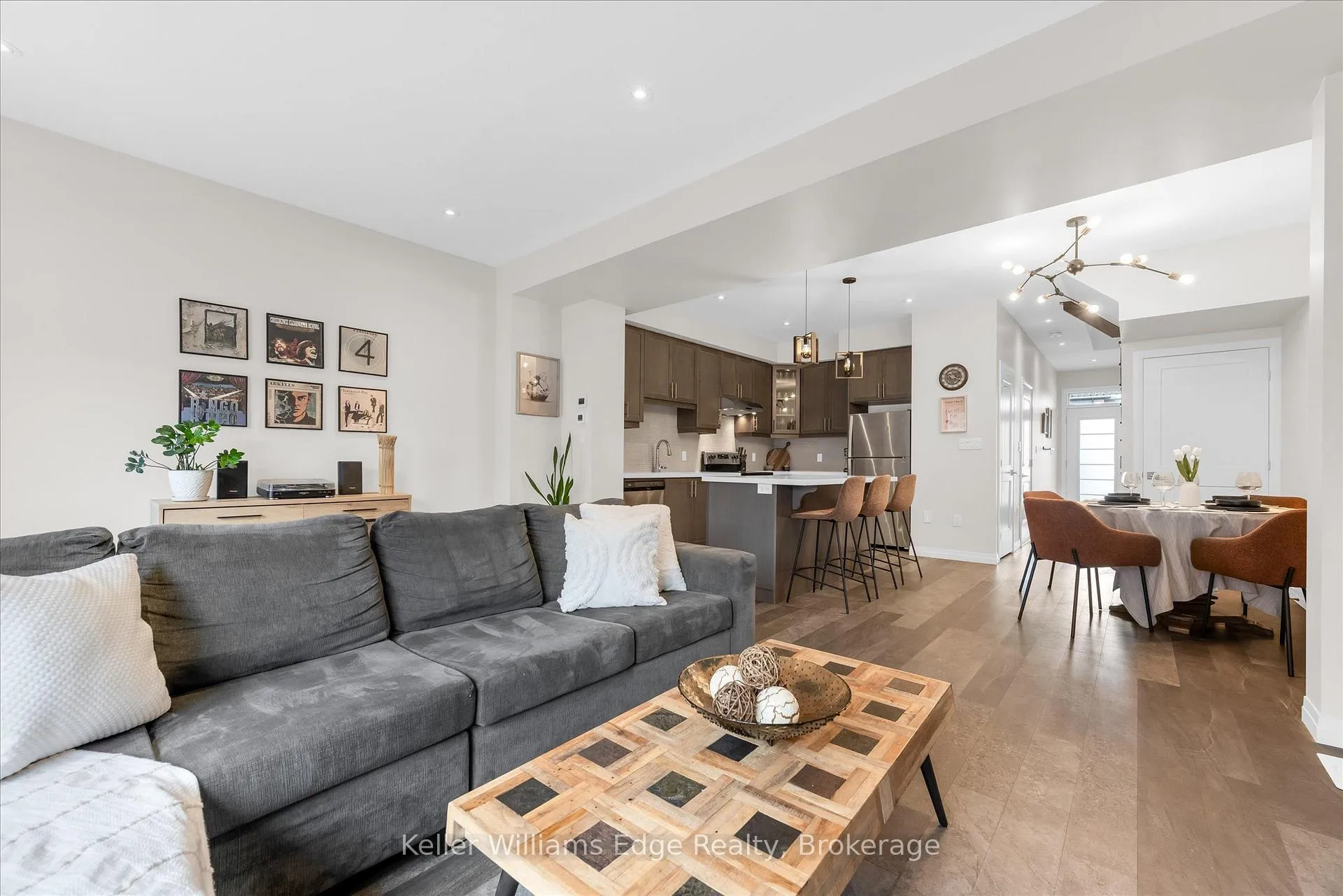 Photo 18 of 90 Soho Street, Hamilton, Stoney Creek Mountain — HOMEH