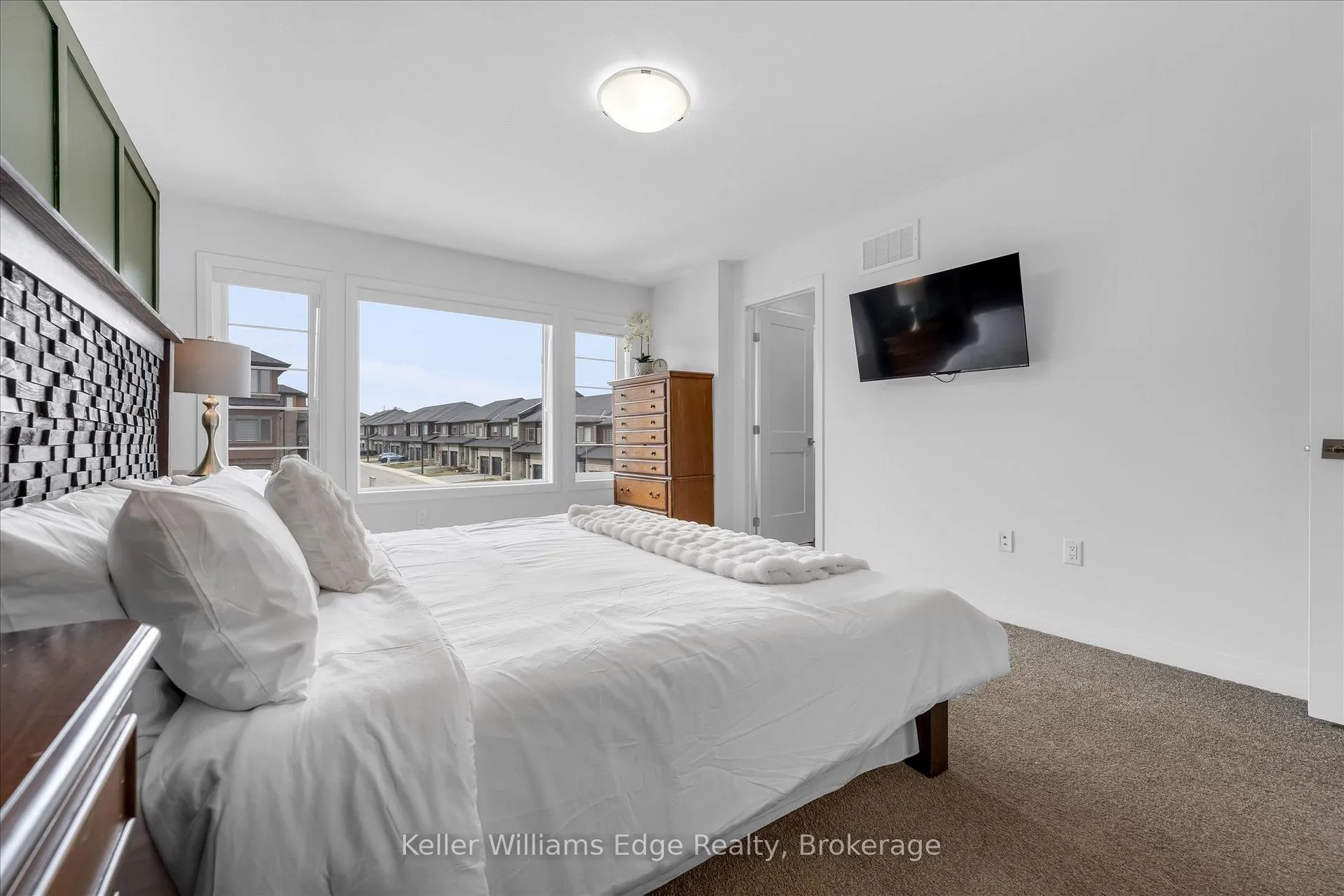 Photo 20 of 90 Soho Street, Hamilton, Stoney Creek Mountain — HOMEH