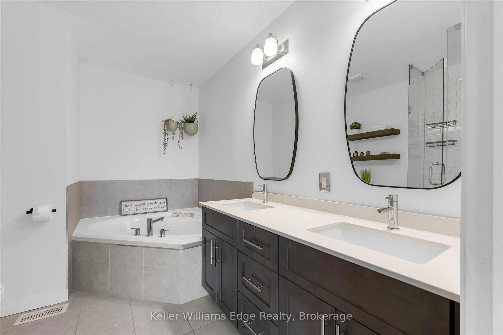Photo 24 of 90 Soho Street, Hamilton, Stoney Creek Mountain — HOMEH