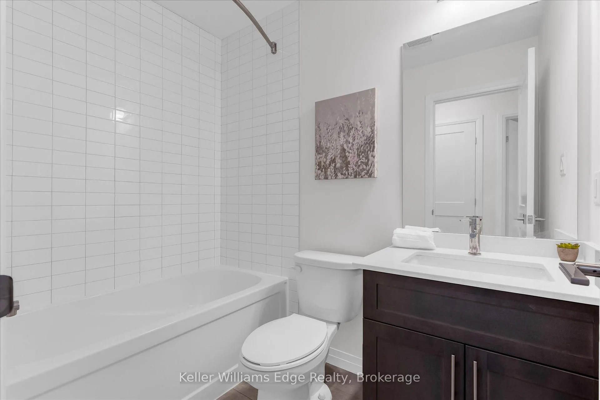 Photo 27 of 90 Soho Street, Hamilton, Stoney Creek Mountain — HOMEH