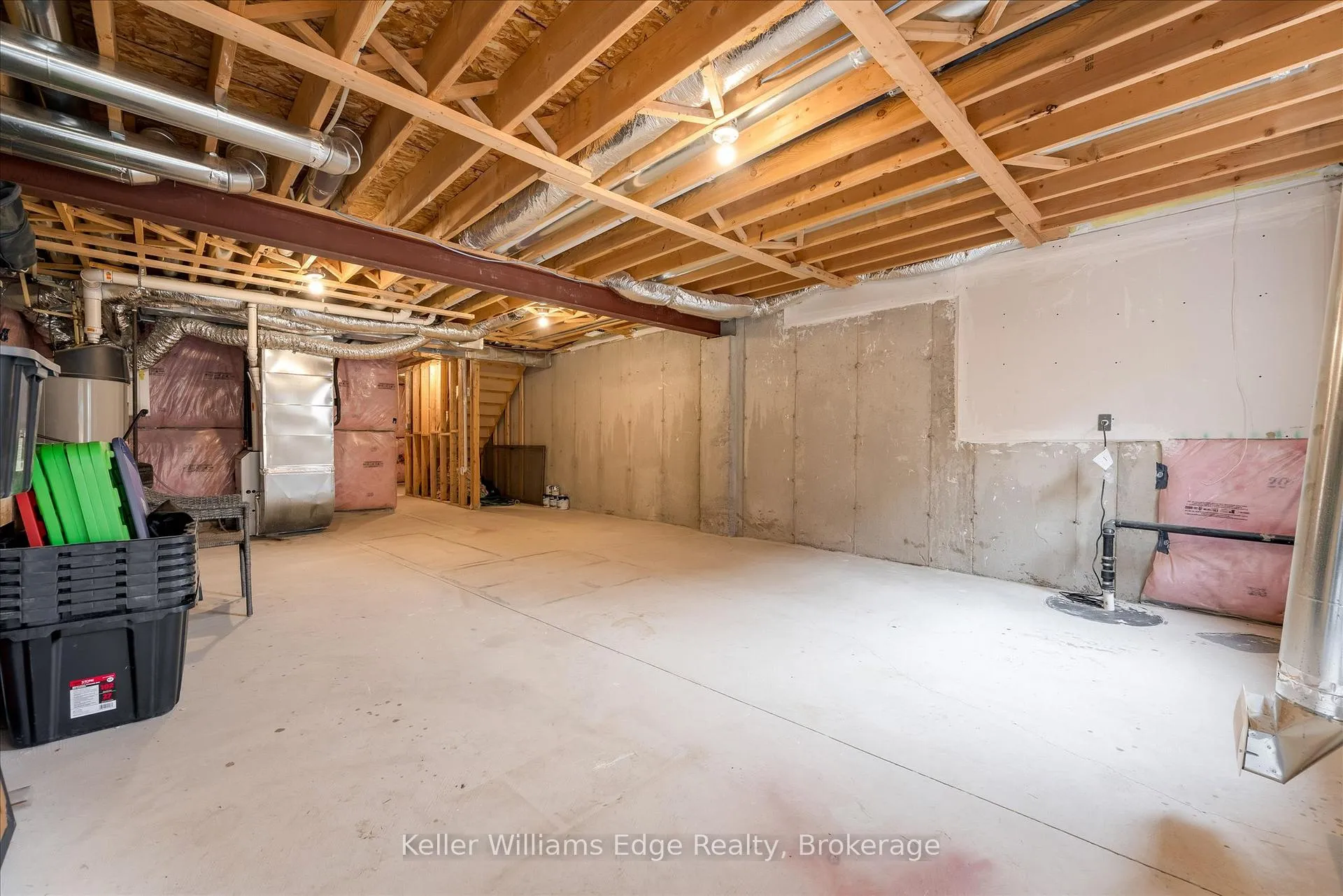 Photo 34 of 90 Soho Street, Hamilton, Stoney Creek Mountain — HOMEH