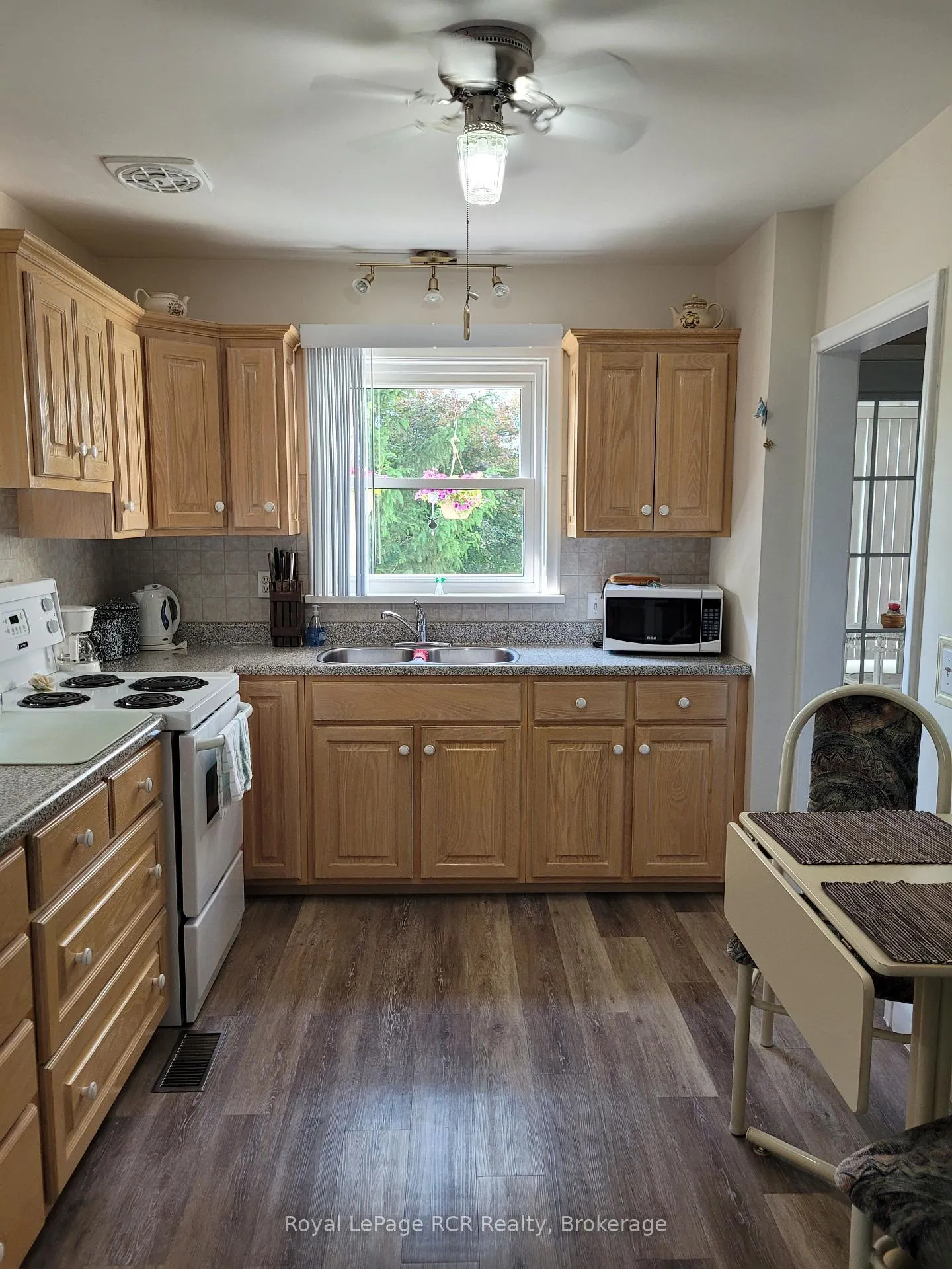 Photo 8 of 193 Albert Street, West Grey — HOMEH