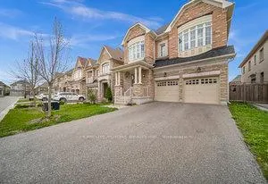 Photo 2 of 19 Madoc Place, Vaughan, Vellore Village — HOMEH