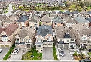 Photo 3 of 19 Madoc Place, Vaughan, Vellore Village — HOMEH