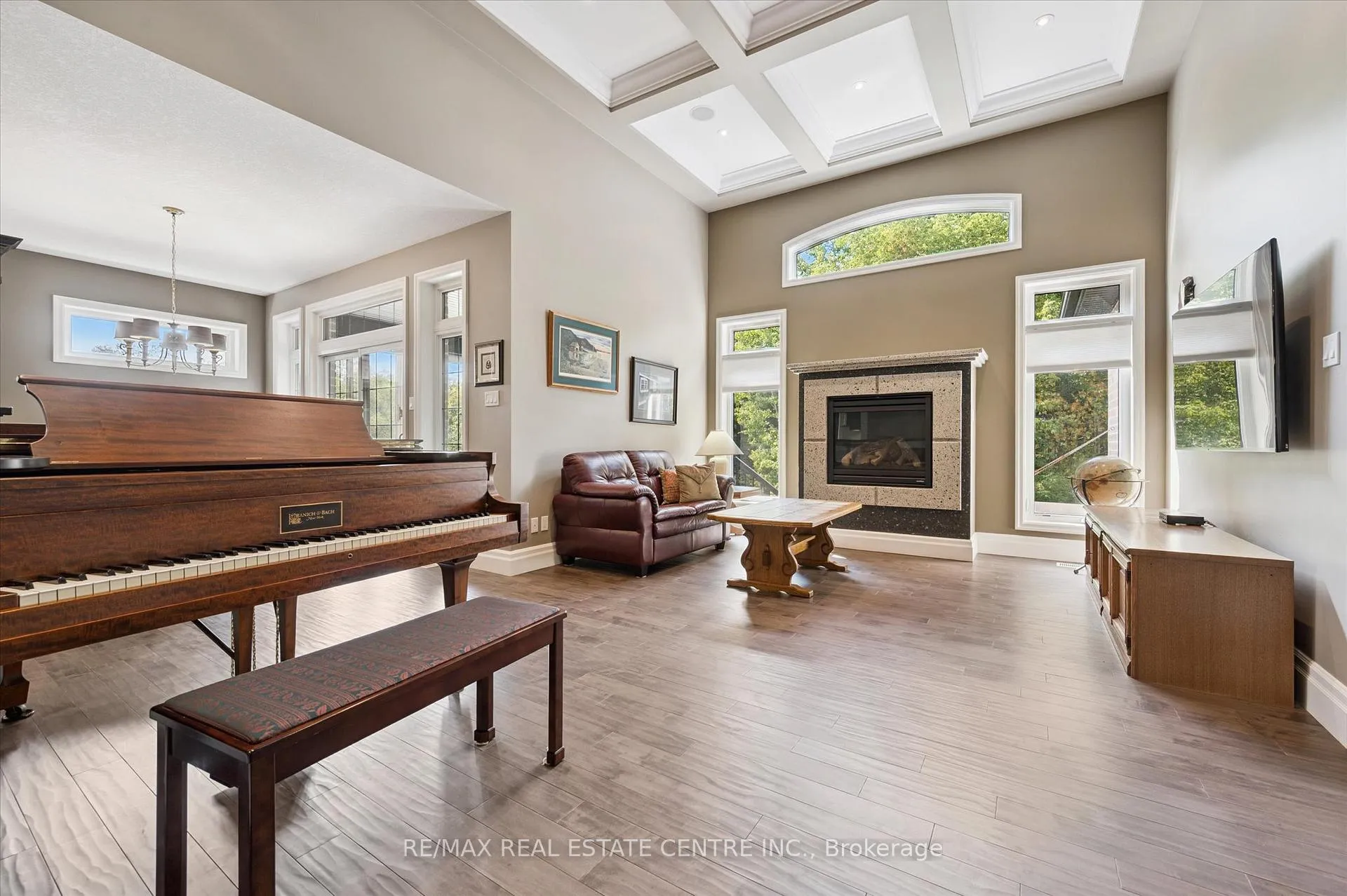 Photo 3 of 609 Pelham Street, Waterloo — HOMEH