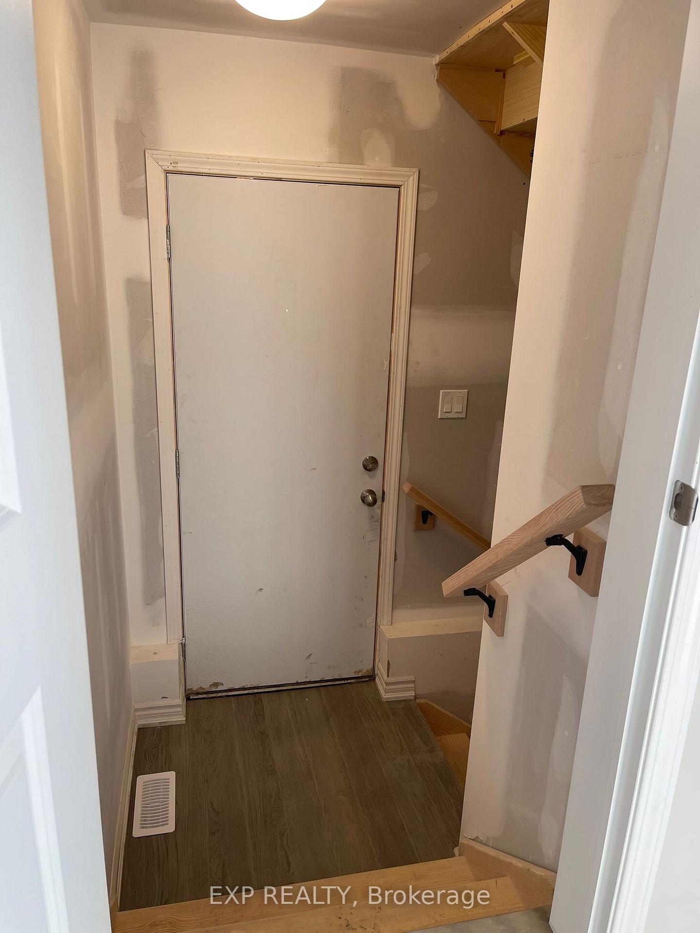 Photo 9 of 212 Pilkington Street, Thorold, Allanburg/Thorold South — HOMEH