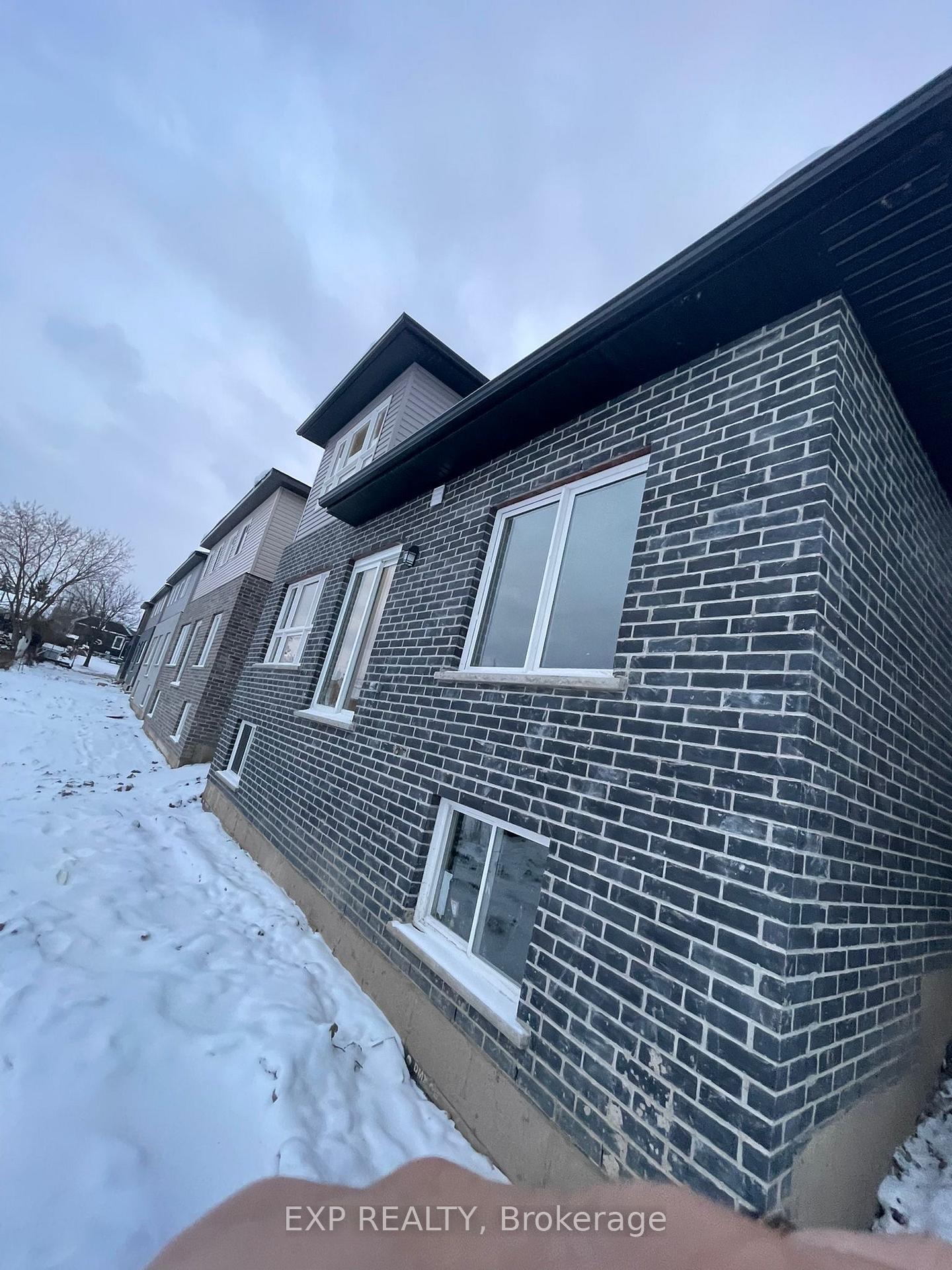 Photo 23 of 212 Pilkington Street, Thorold, Allanburg/Thorold South — HOMEH
