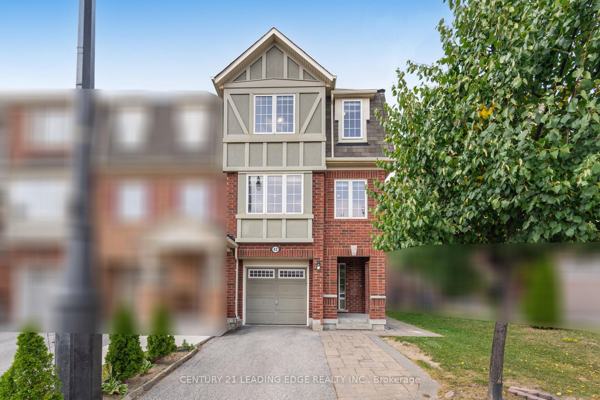 Photo 3 of 42 Memory Lane, Brampton, Northwest Brampton — HOMEH