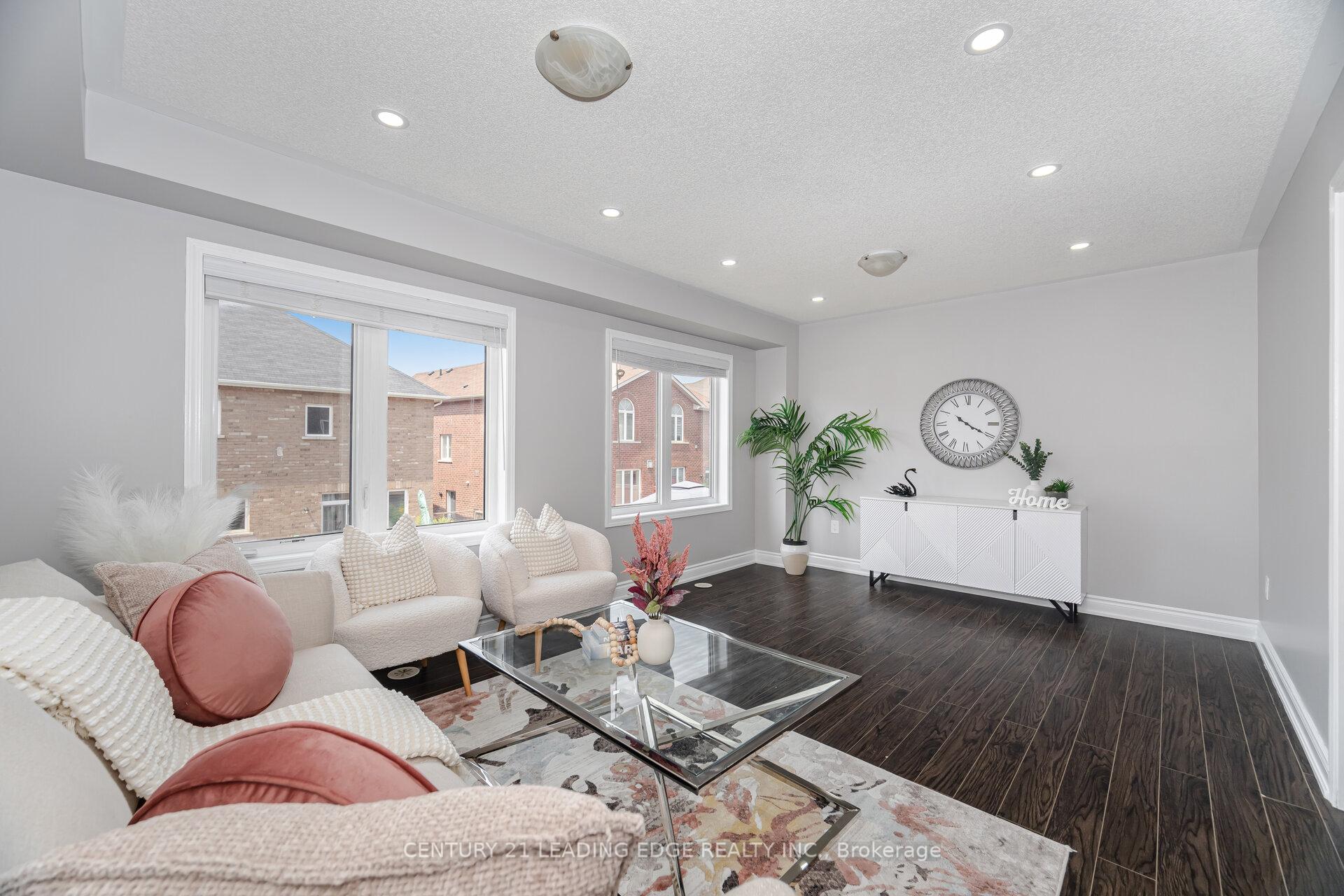 Photo 18 of 42 Memory Lane, Brampton, Northwest Brampton — HOMEH