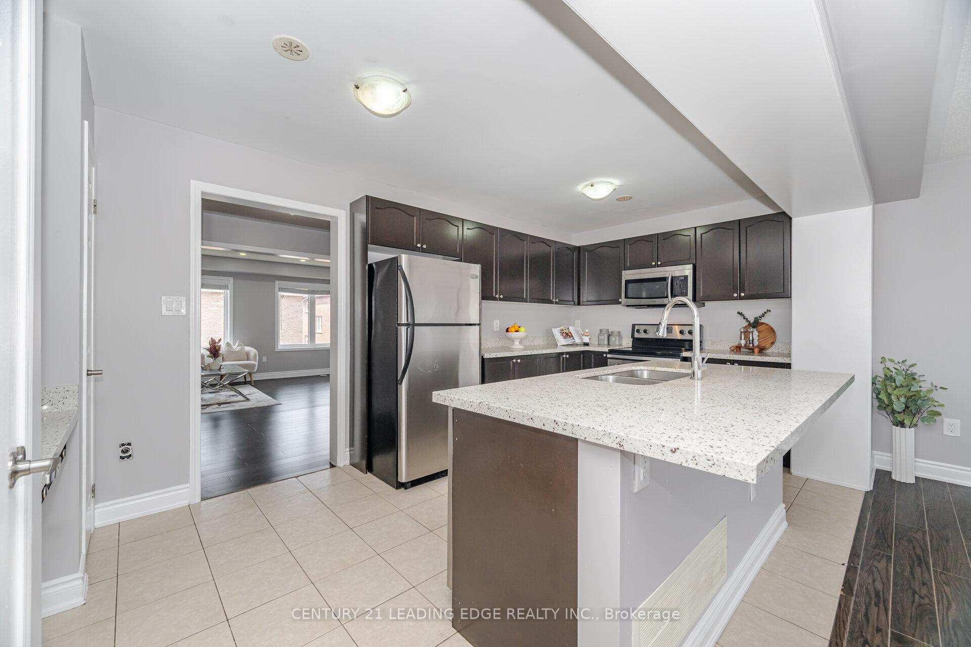 Photo 19 of 42 Memory Lane, Brampton, Northwest Brampton — HOMEH